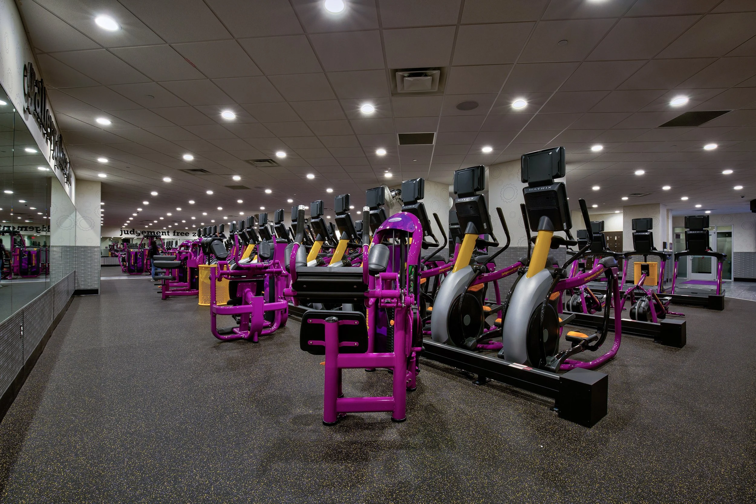 PlanetFitness_Gallery_Place_DC_Interior_30.jpg