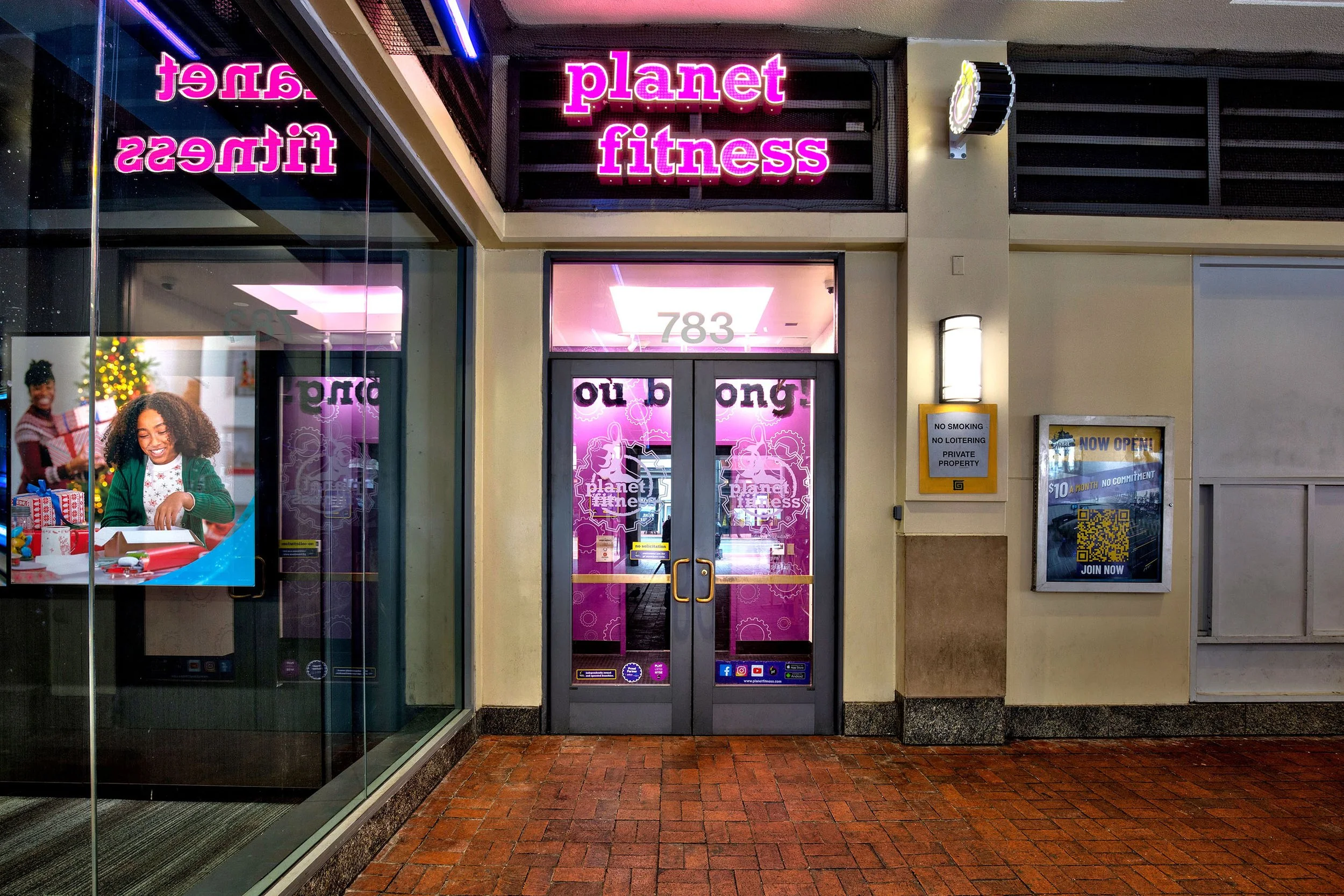 PlanetFitness_Gallery_Place_DC_Exterior_3.jpg