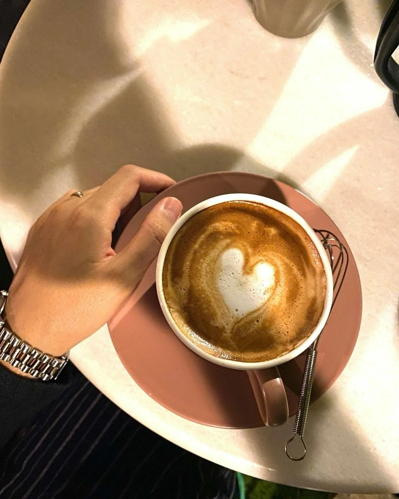 📍 Envie de vivre un moment unique &agrave; deux &agrave; Lyon ?

➡️ On t&rsquo;a pr&eacute;par&eacute; un guide des 11 choses &agrave; faire en amoureux dans la ville !

🍷 D&icirc;ner romantique, balade main dans la main, rooftop au coucher du sole