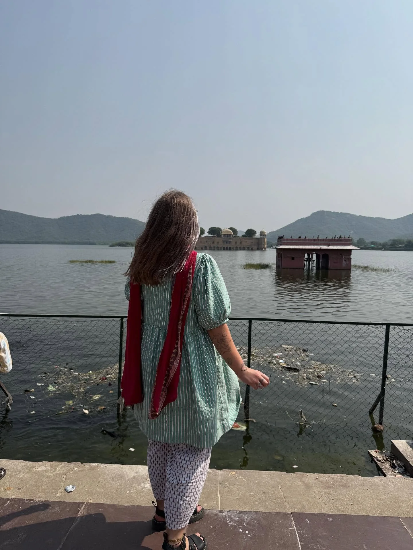 India is one of the places I feel truly alive, I feel like Alice .. present and joyful. ⁣🪔
⁣
What an adventure we had celebrating Diwali in Jaipur @harriet.dux 
⁣
&lsquo;The simple and astonishing truth about India is that when you go there, your he