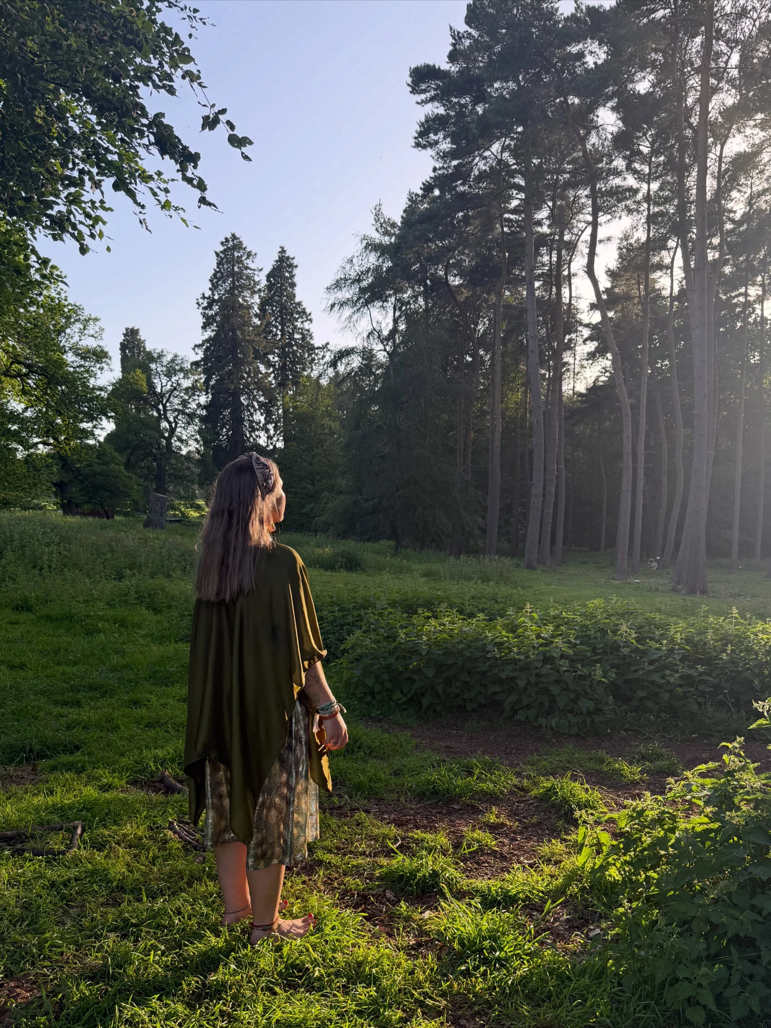 Joy with a side helping of doom..⁣ 💀&hearts;️
⁣
I am grateful to have experienced buckets of joy over the last few weeks.. but the truth is, at times it&rsquo;s got an edge of deepest darkest doom and fear. ⁣🪶✨
⁣
Where does the fear come from ?⁣
⁣
