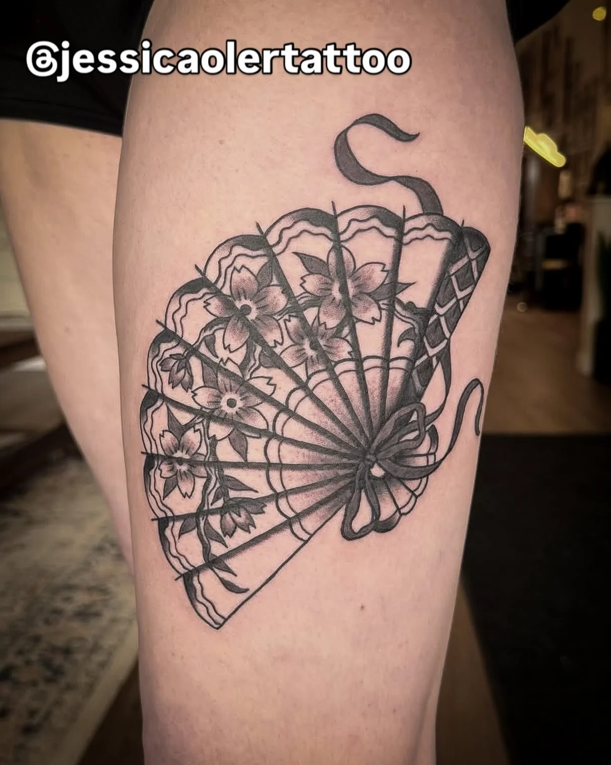 Cherry blossom fan by @jessicaolertattoo 

✶ contact Jess directly for appointments ✶