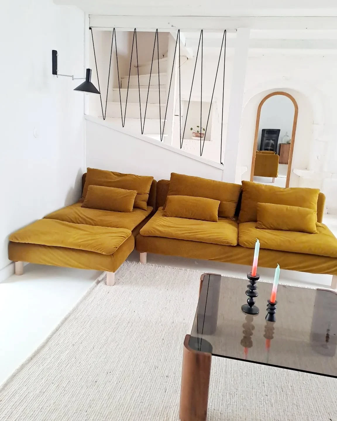 Si vous vous demandez quel style de design me d&eacute;finit, sachez que moi aussi. 

Je sais juste que je ne me retrouve pas dans une tendance en particulier. 

J'aime l'influence des ann&eacute;es 70, mais comme tout le monde en ce moment non?

Je 