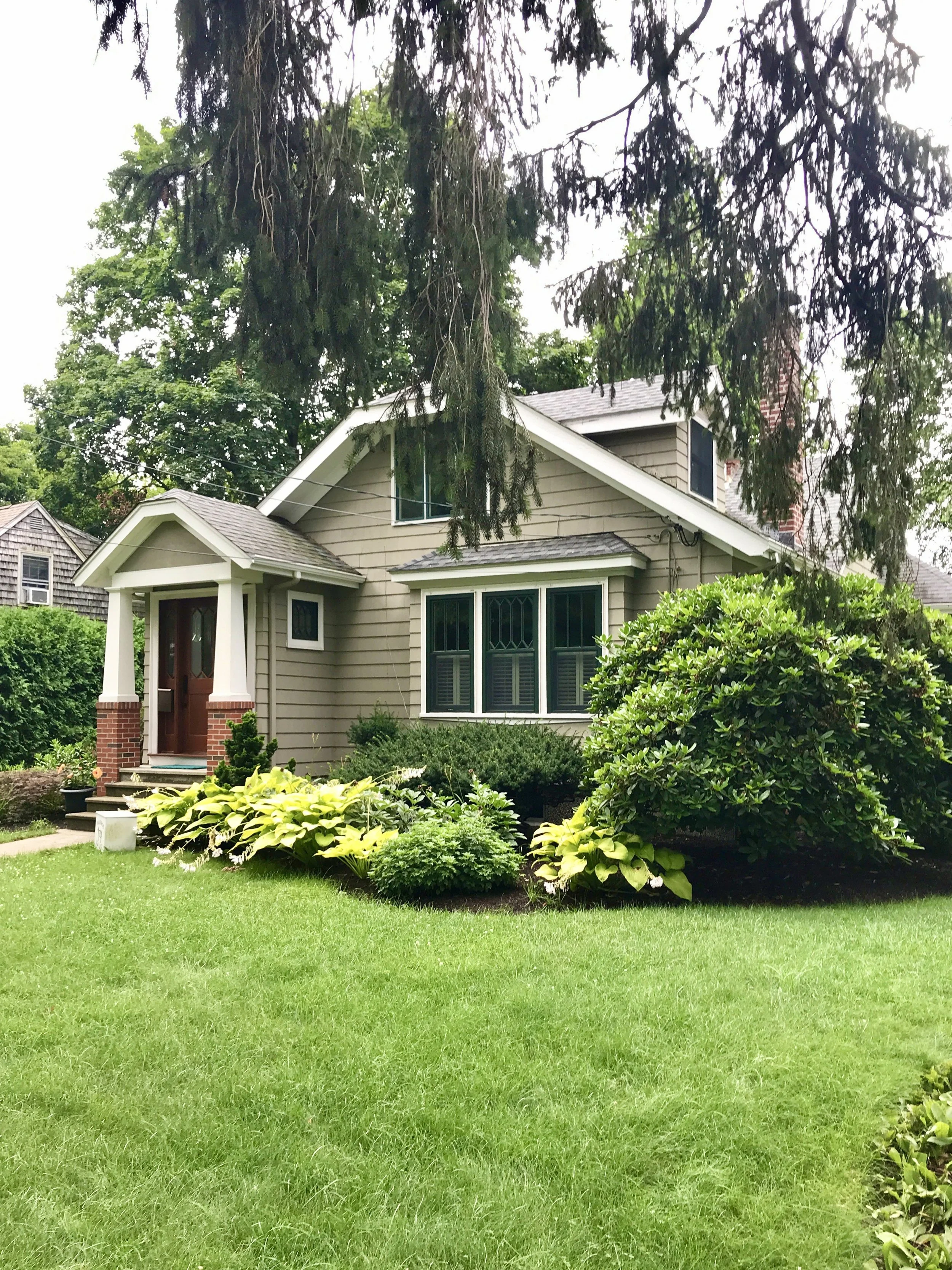 bungalow front entry.jpg