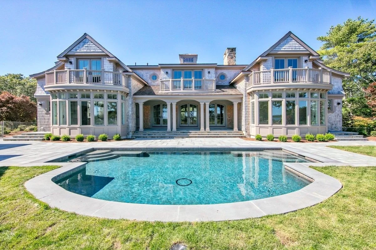 curved inground gunite pool.jpg