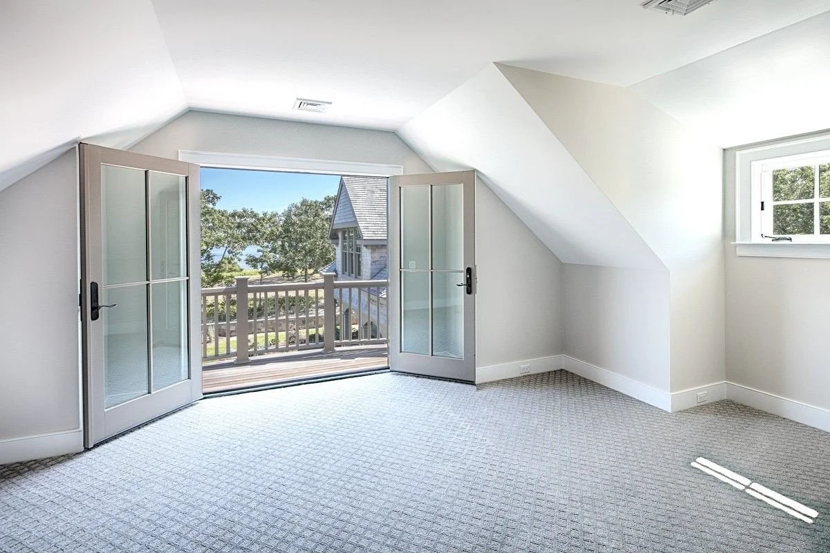 balcony doors at bedroom.jpeg