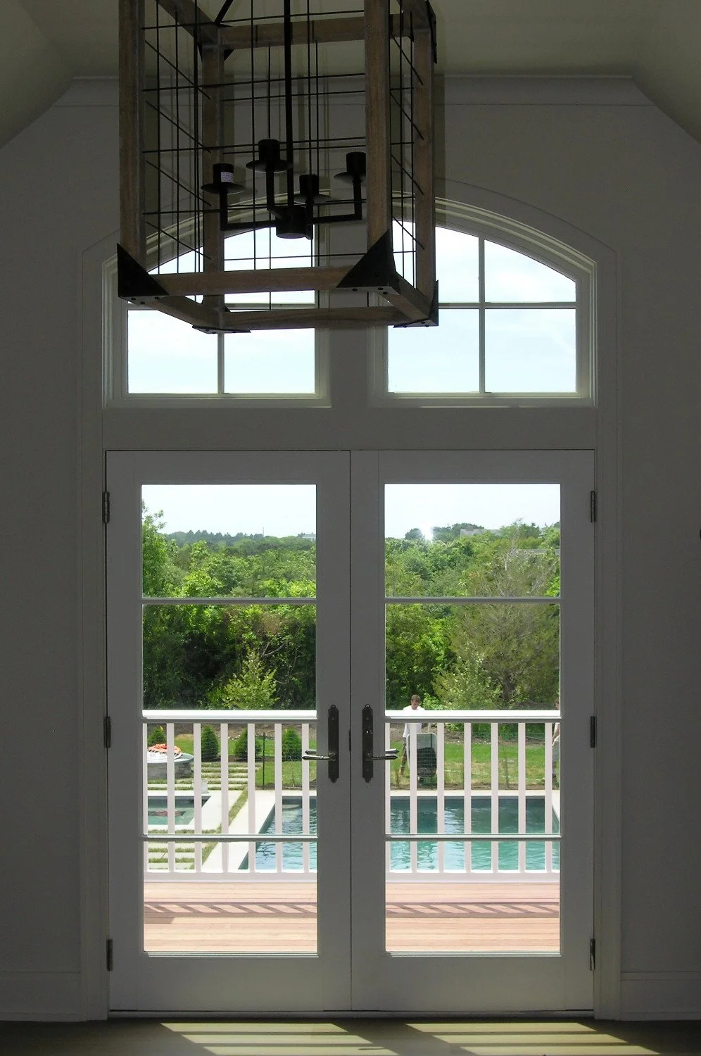 thorstudios_edgartown_balconydoors_1500.jpg