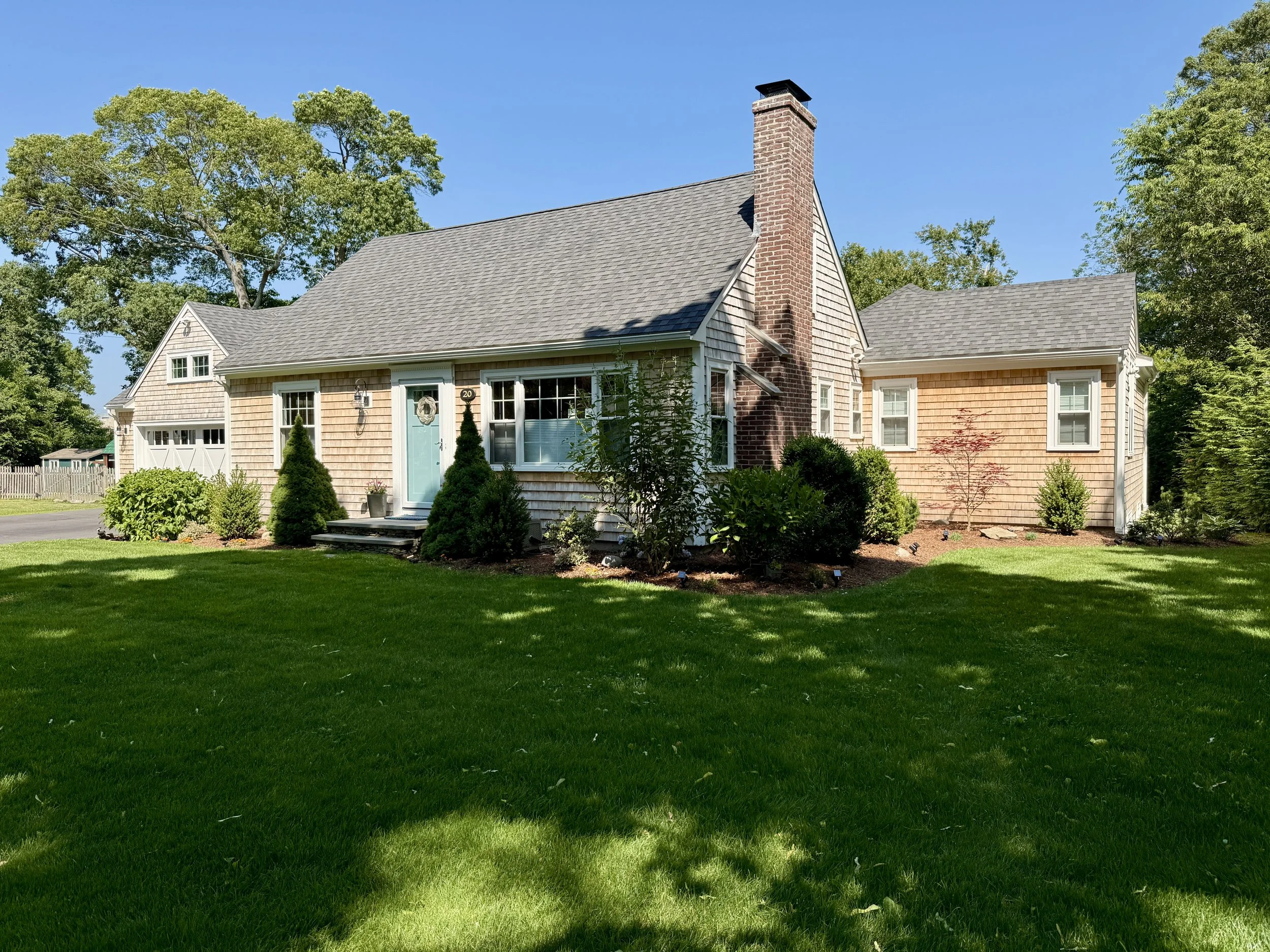 Right Front Elevation.JPG