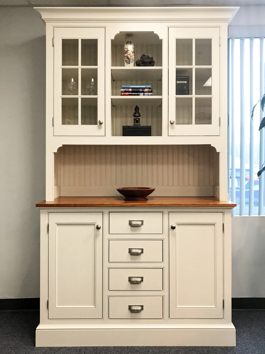 Inset cabinetry hutch