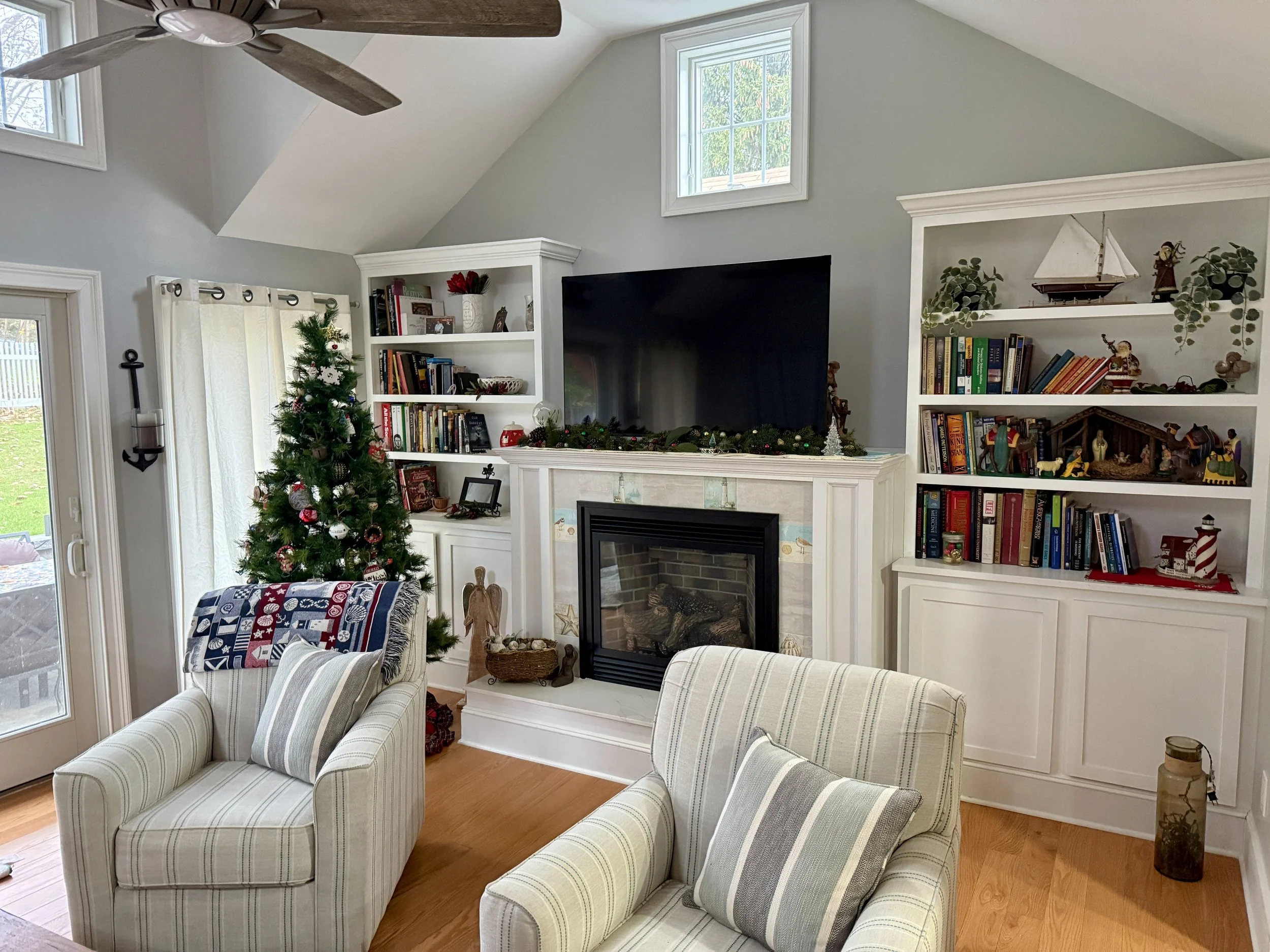 fireplace_living room.JPG