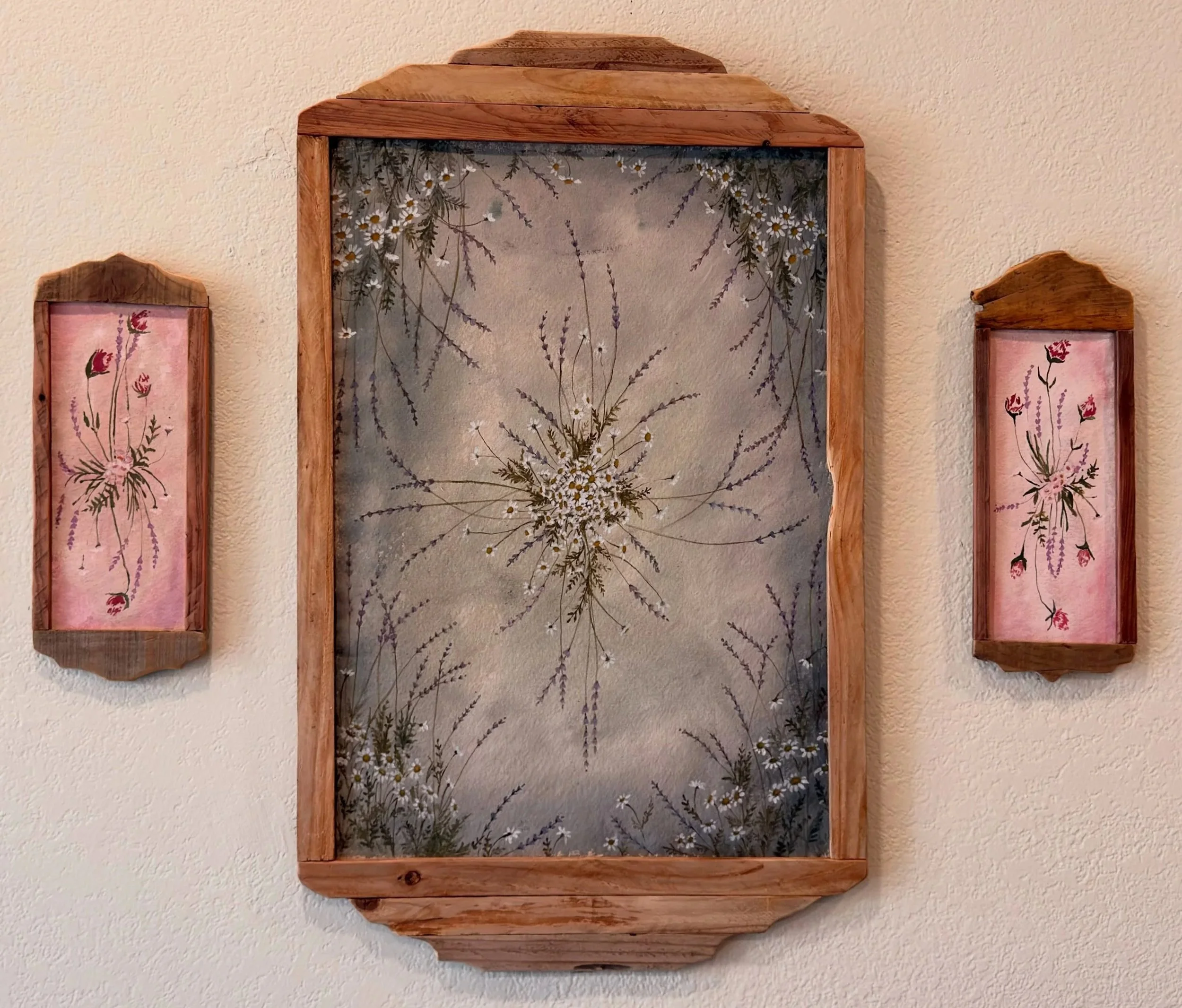 Louez la Reine de la Terre.
Eco Paint on Organic Canvas, Salvaged Wood, 27” x 37”, 6"x14", 6"x14"