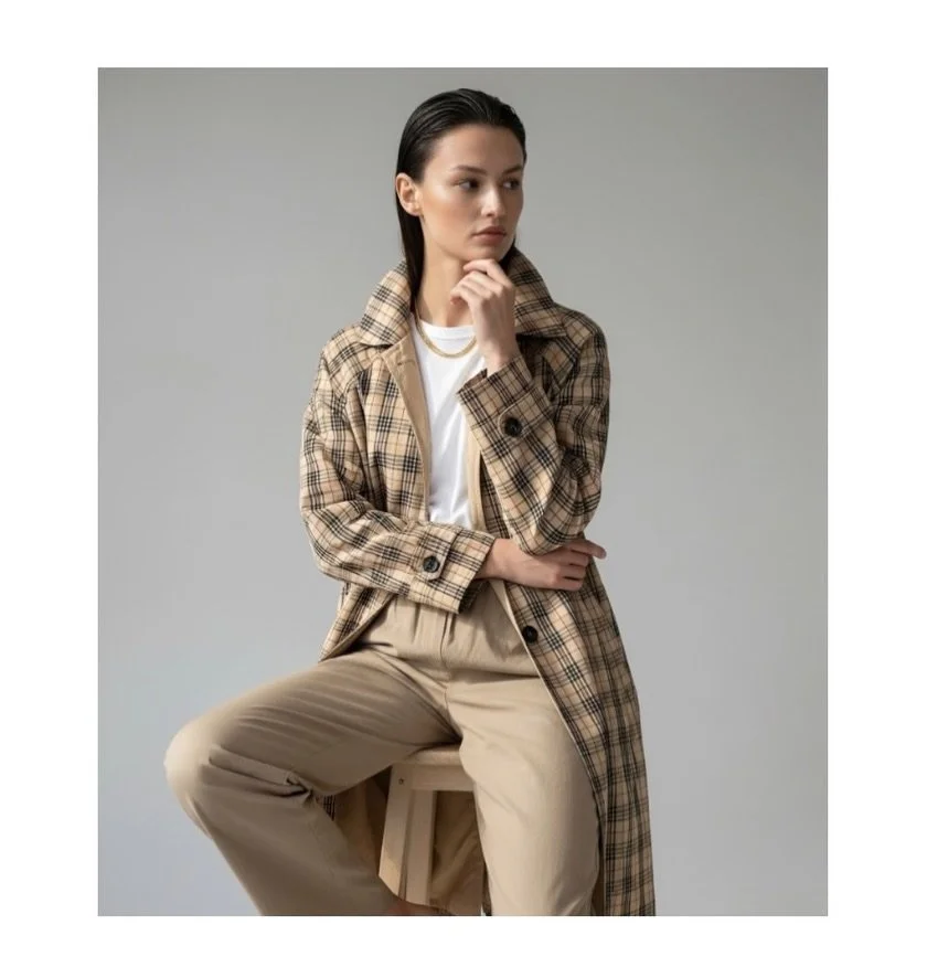 Gabardina reversible.Dos versiones de la prenda esencial esta primavera.⚡️
.
.
.
.
.
#nudstyle #madrid #madridshopping #visitmadrid #gabardina