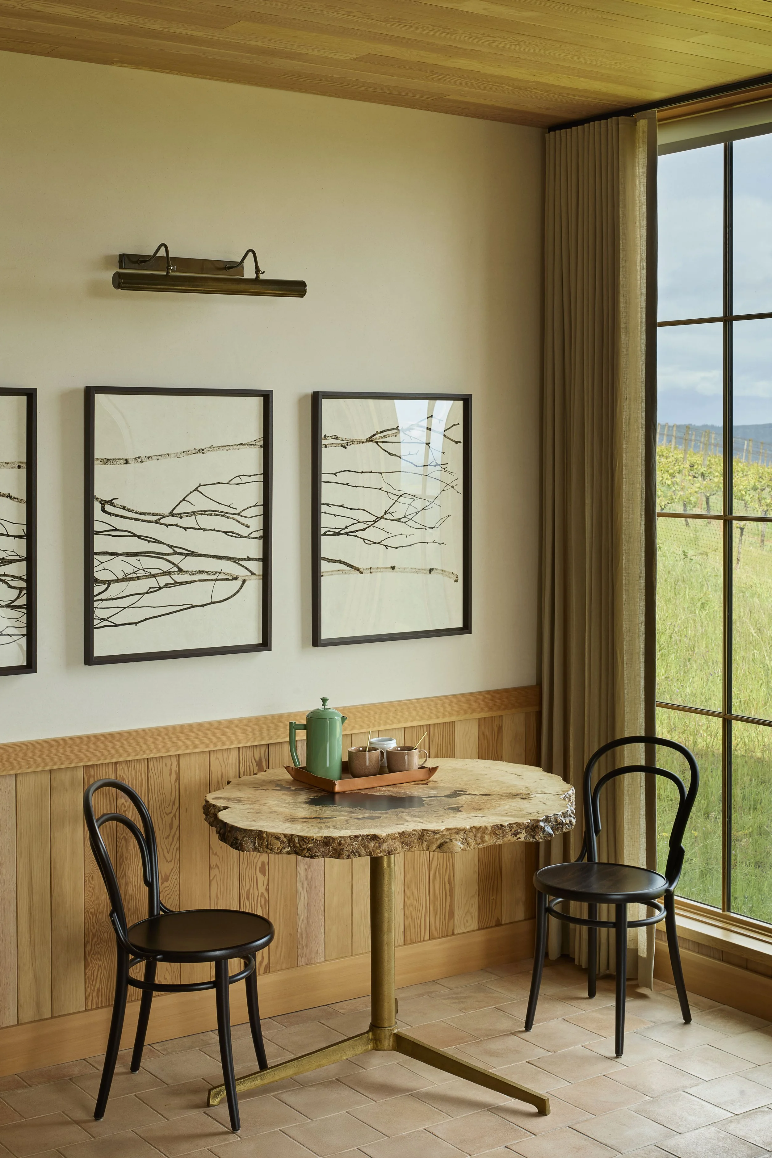 Ground-Floor Guest Suite Dining
