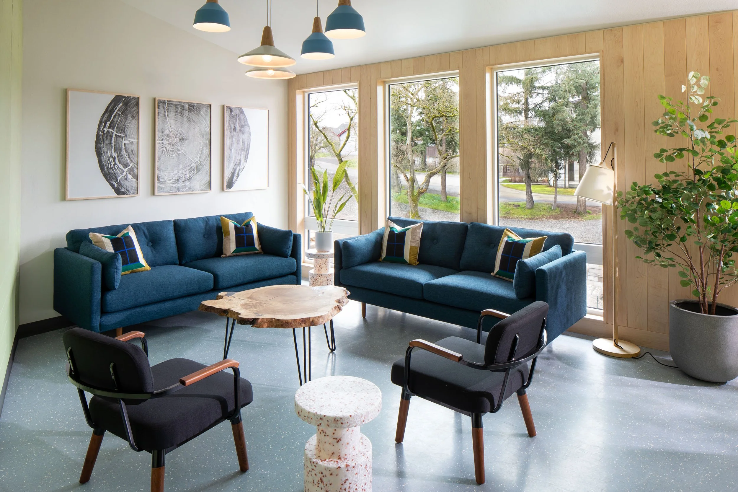 Shelter Lounge