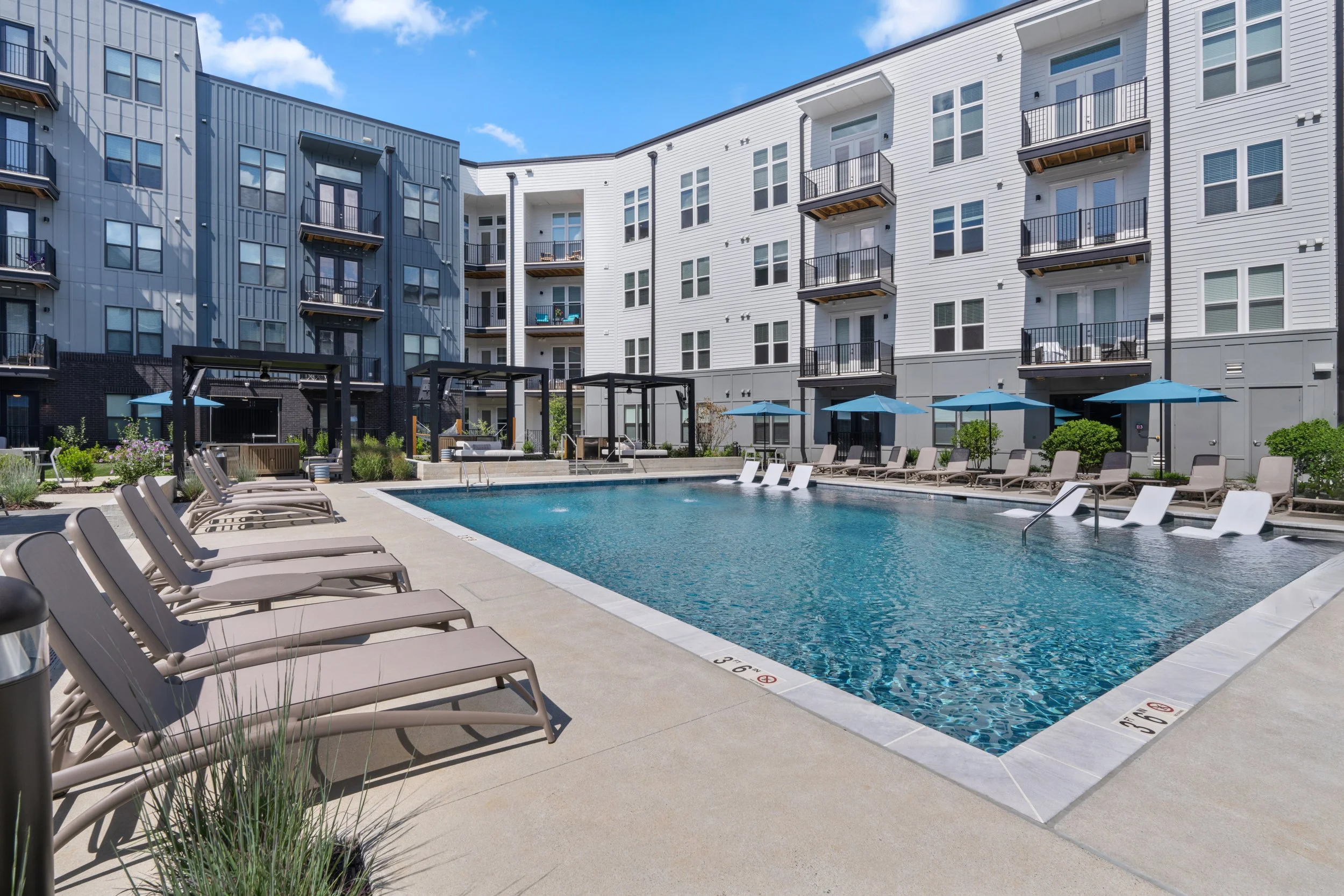 The_Guild_Pool_Area-109236.jpg