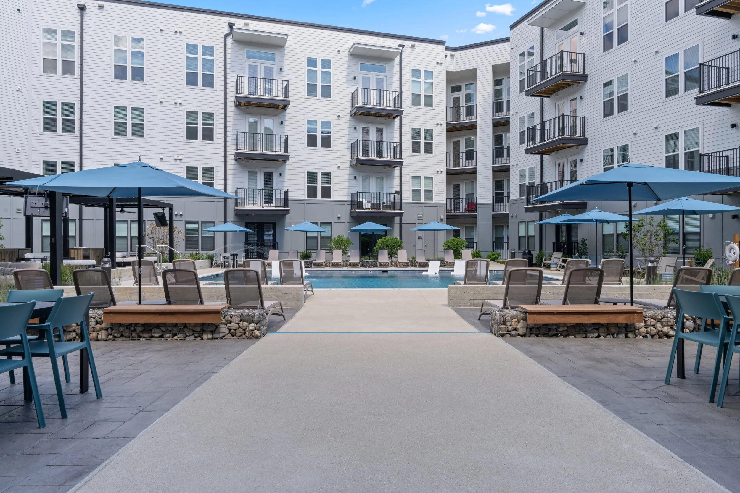 The_Guild_Pool_Area-109216.jpg