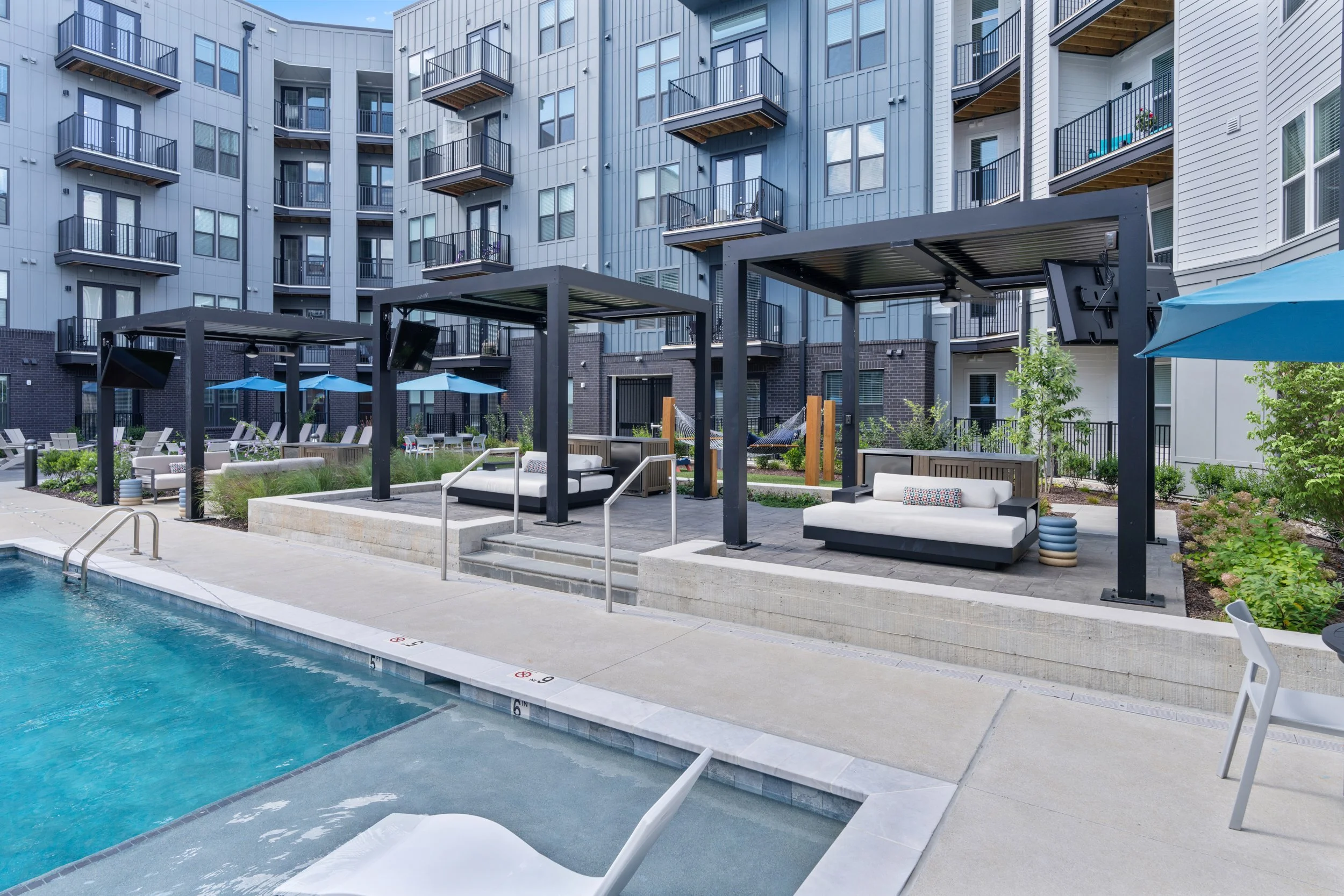 The_Guild_Pool_Area-109286.jpg