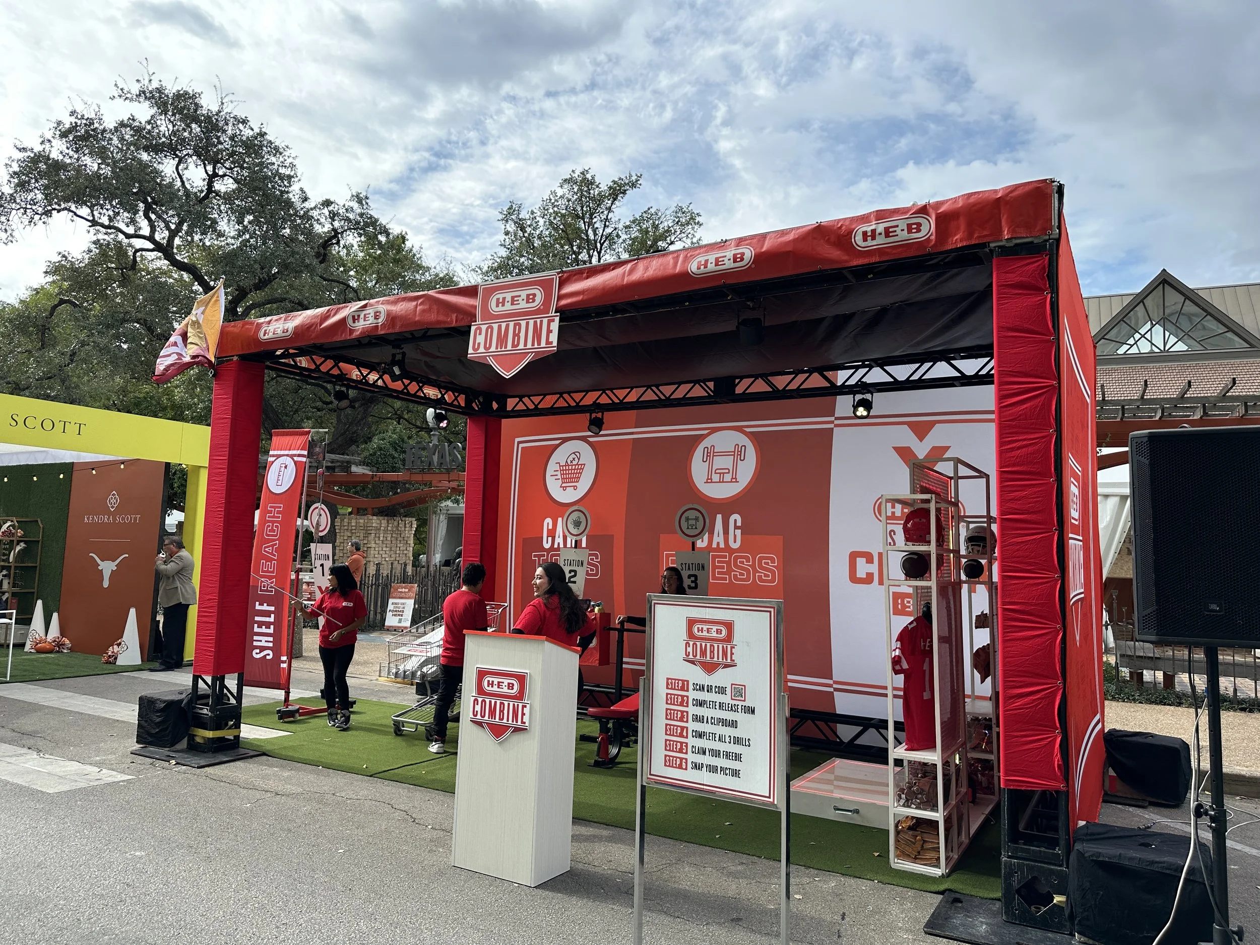  H-E-B: COLLEGE COMBINE 
 A new type of college tailgate engagement activated across Texas, challenging fan to combine workouts
 
  View Project  