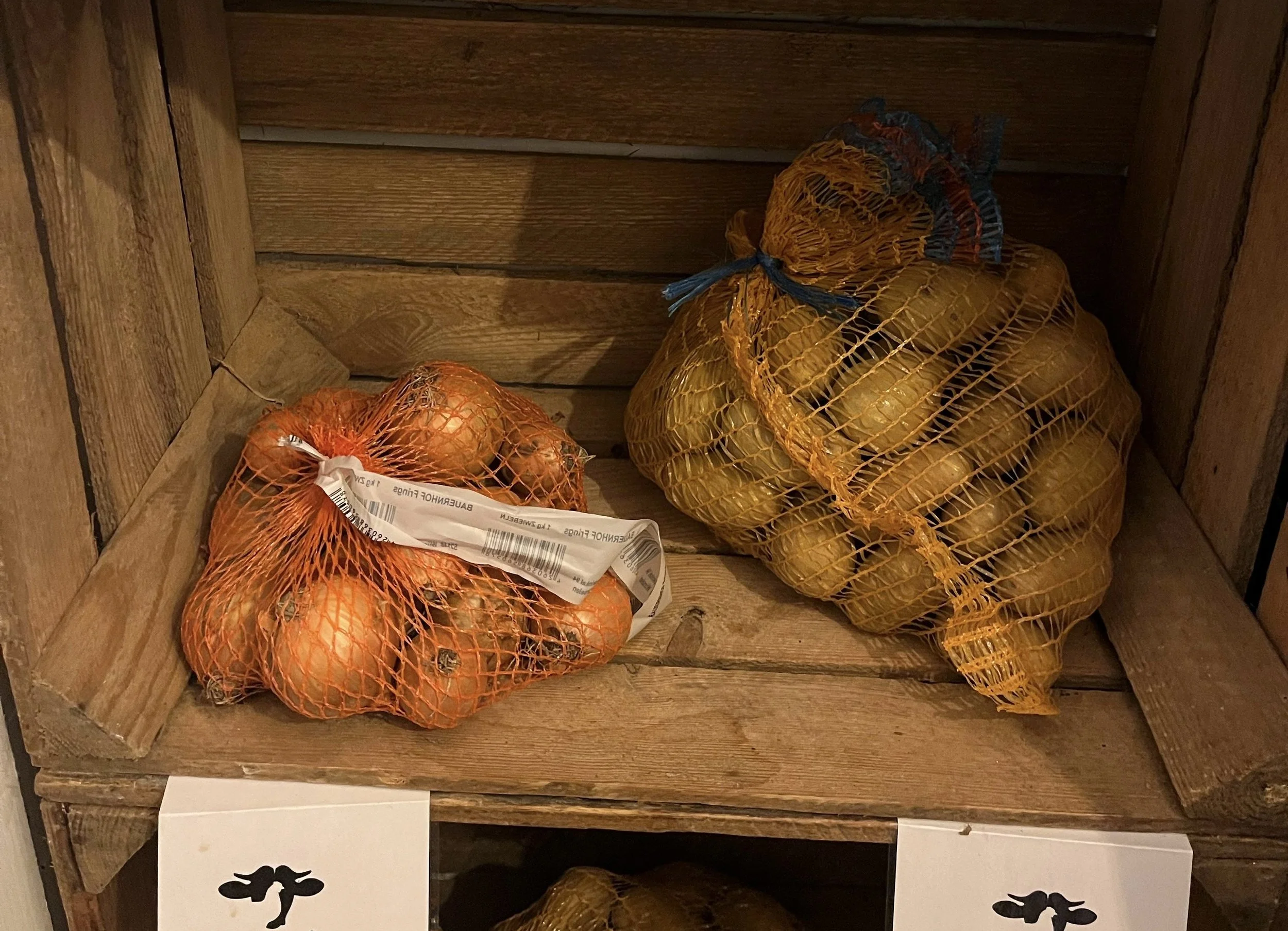 Kartoffeln und Zwiebeln aus der Region in unserem Hofladen in Stolberg