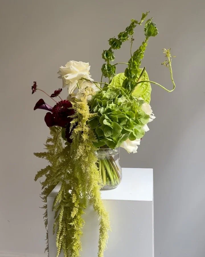 Playing with greens, whites, and deep berry tones. 

🌿🦢🍇

Playing with textures, shapes and movement.

for Francesca x