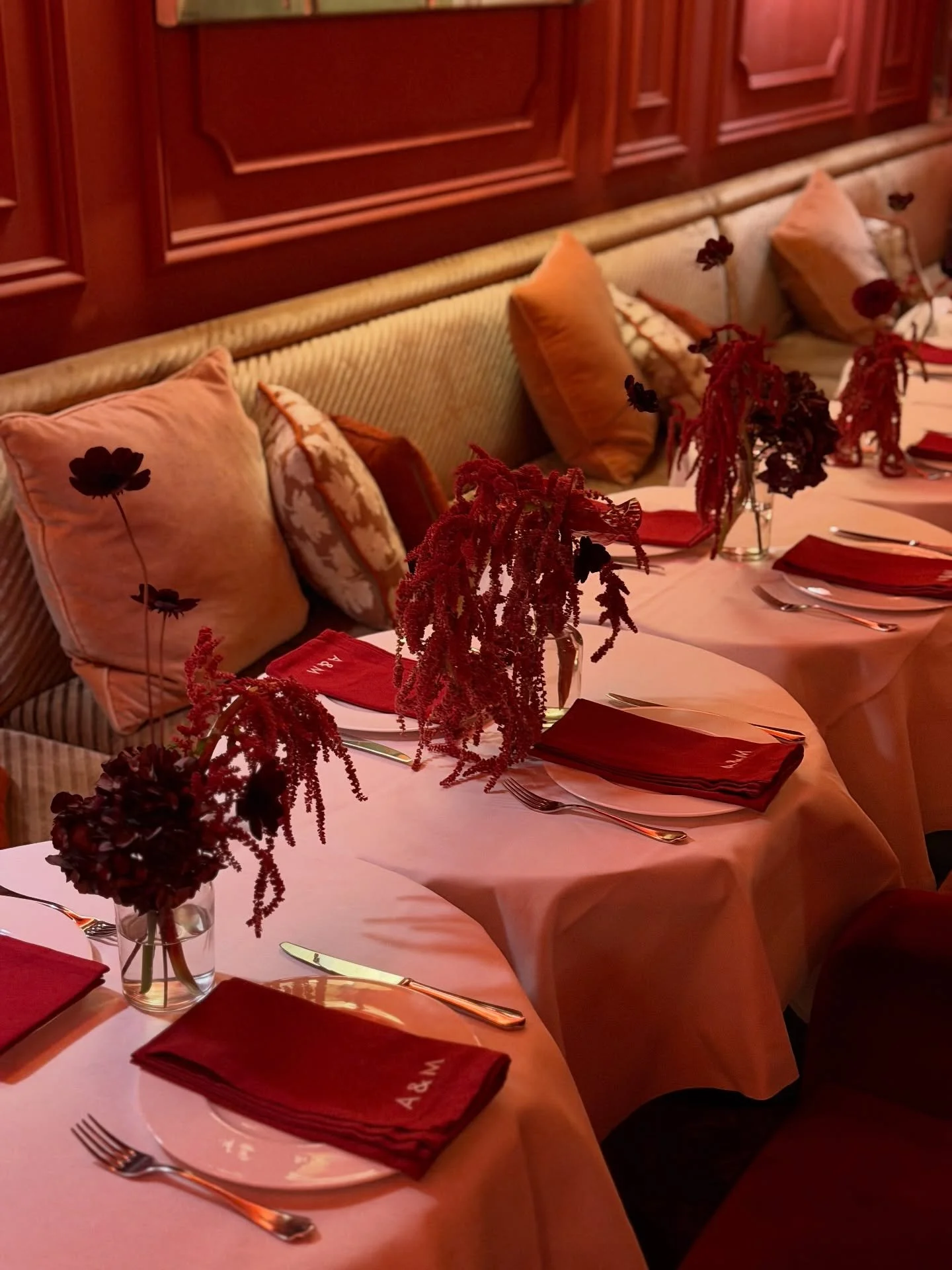 Dramatic witchy bud vases with all red flowers. 
for @astridandmiyu ♥️
venue @nikitalondonmayfair 🩸