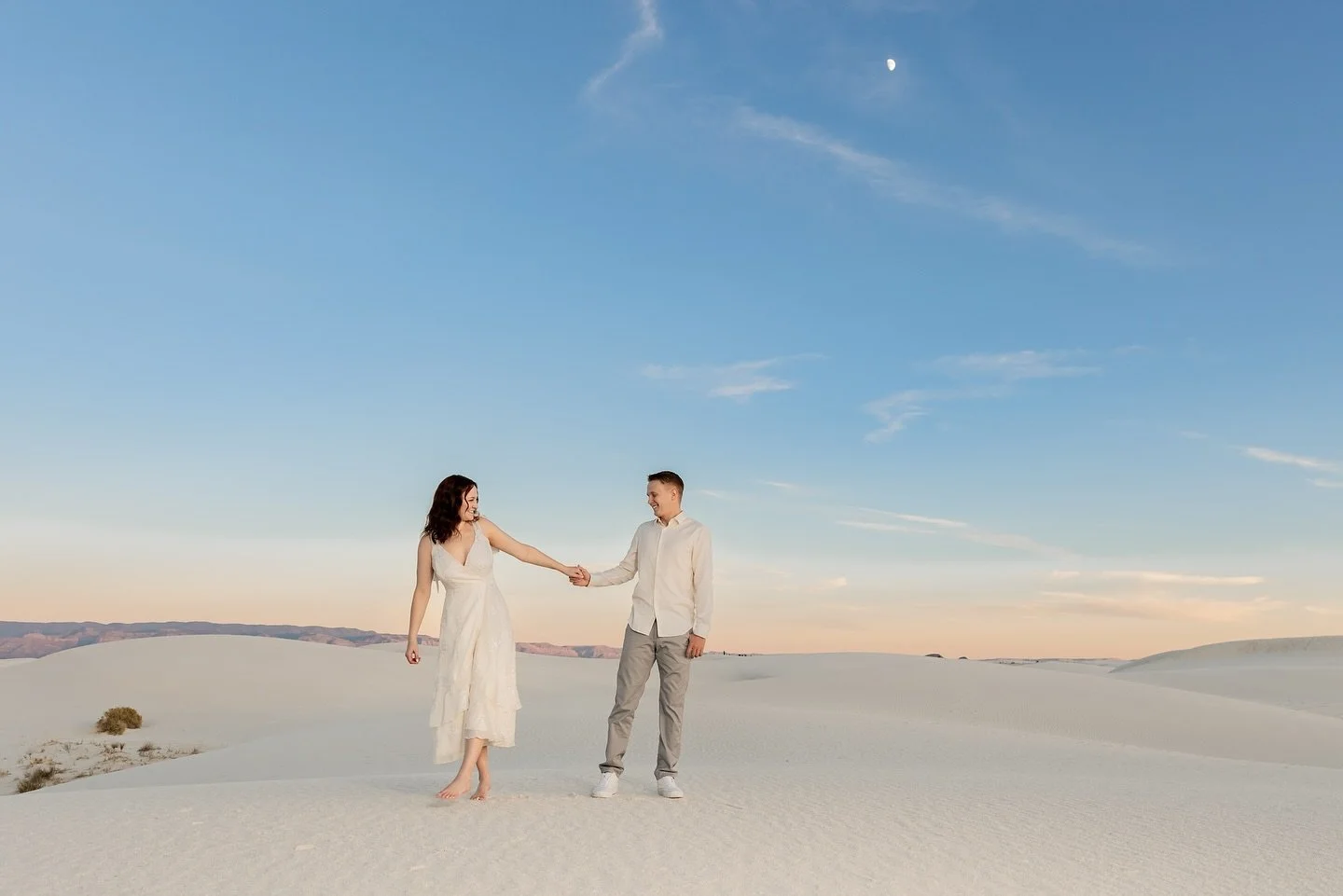 🤍✨
.
.
#WhiteSandsEngagement
#whitesandsnationalparknewmexico #WhiteSandsPhotoshoot #NewMexicoEngagement #DesertEngagementPhotos #SouthwestWeddingPhotographer #adventureengagementphotographer #DesertLoveStory #EngagementSession
#EngagementPhotograph