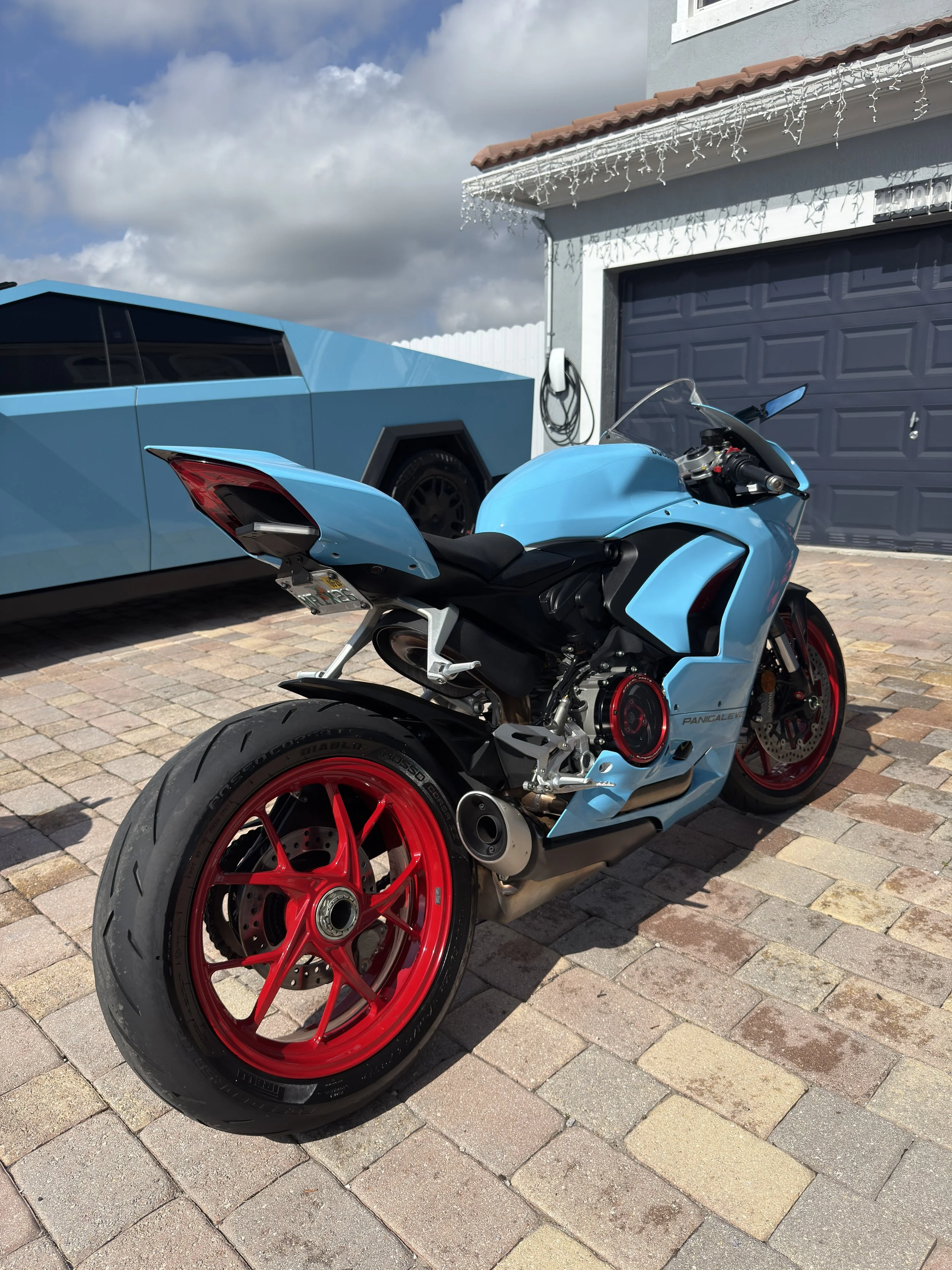 Mobile car detailing in Doral