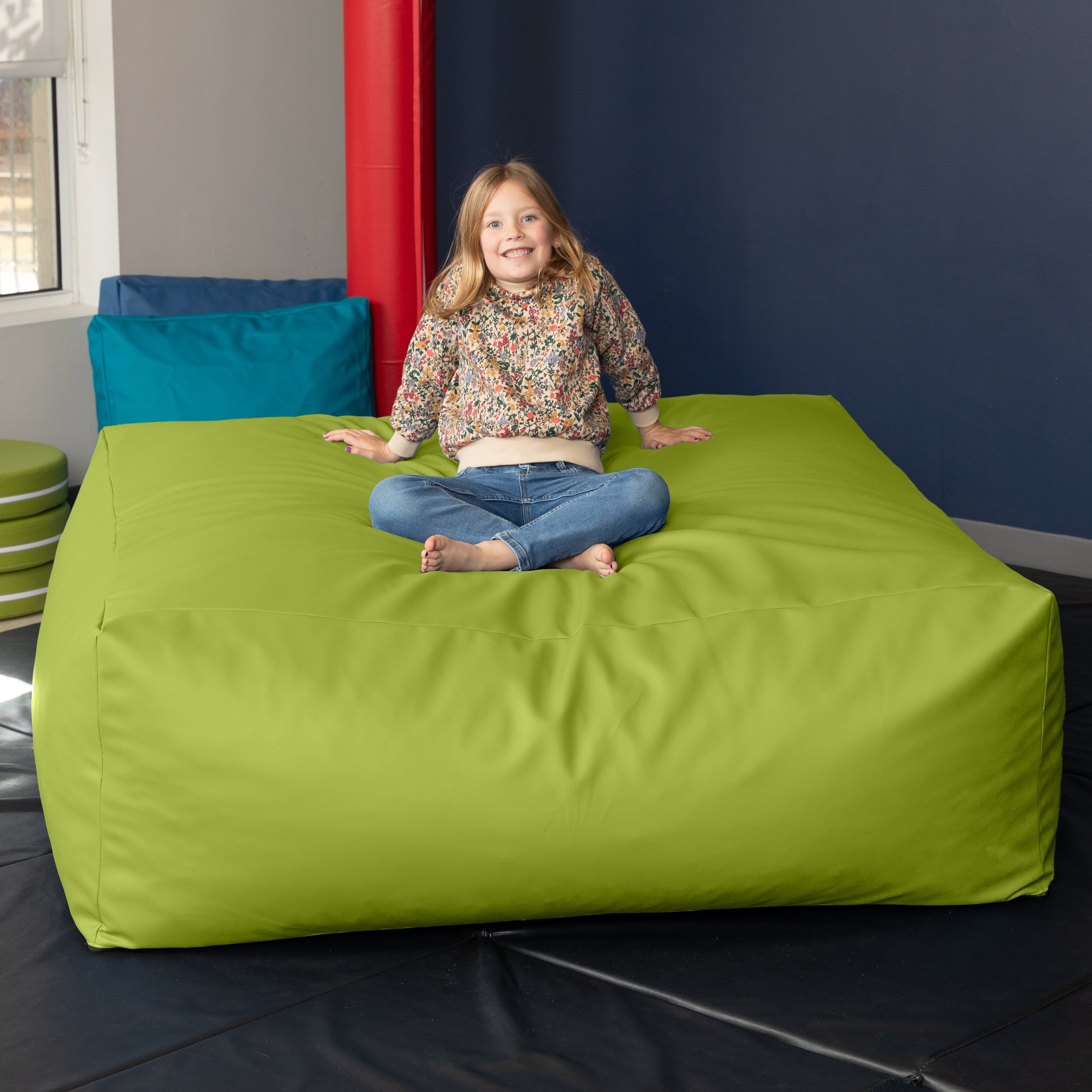 crash-pad-green-lifestyle-02-3000x3000.jpg