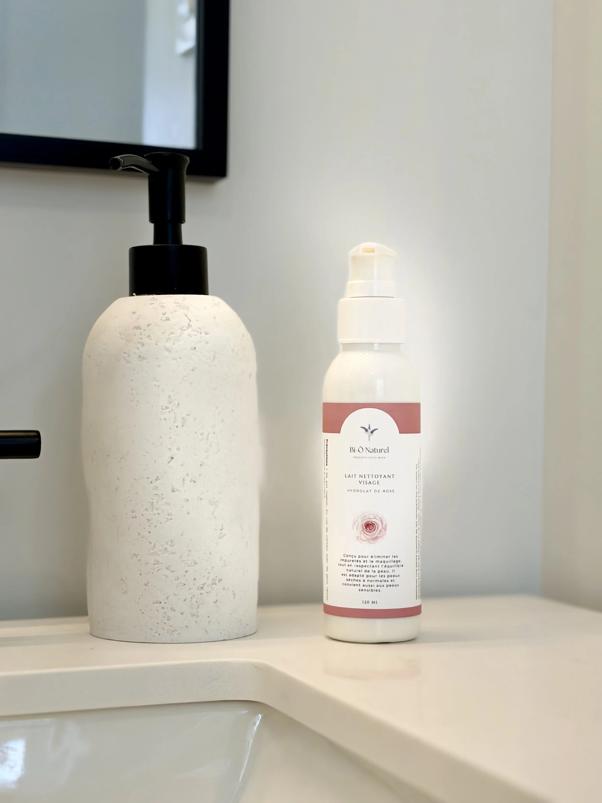 Lait nettoyant doux à la rose pour visage 100g / 120ml