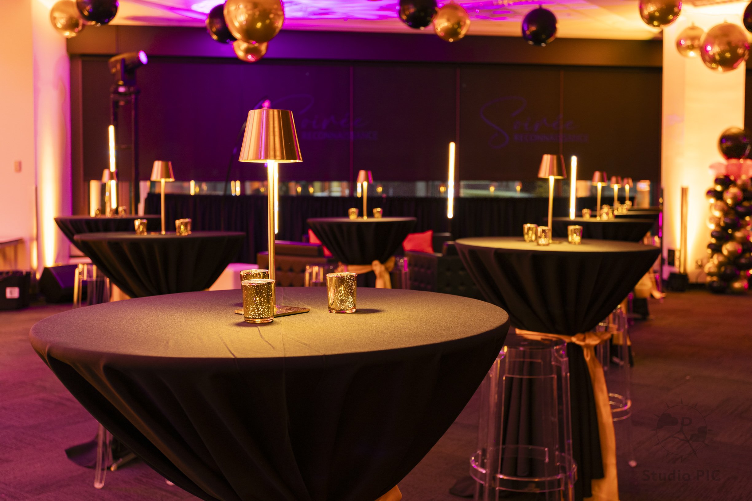 Photo immobilière; salle de réception à Québec pour des événements corporatifs