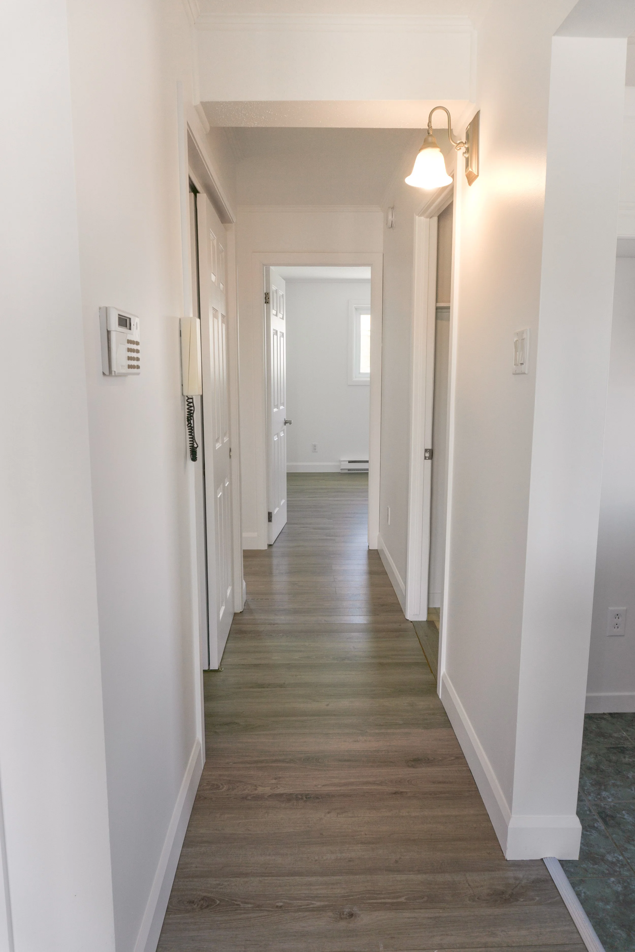 Photo immobilière; couloir d'un appartement à Québec