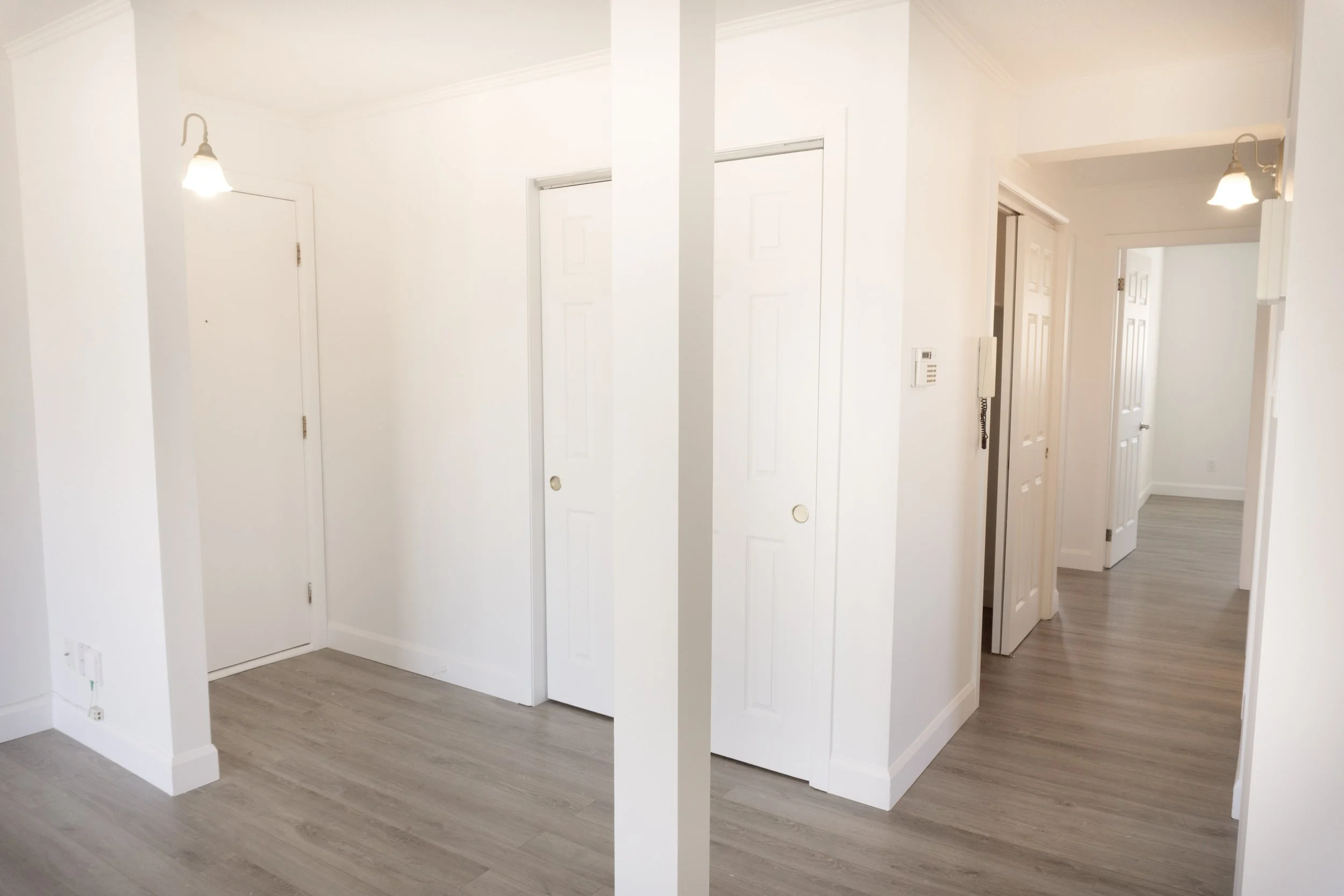 Photo immobilière; entrée d'un appartement à Québec