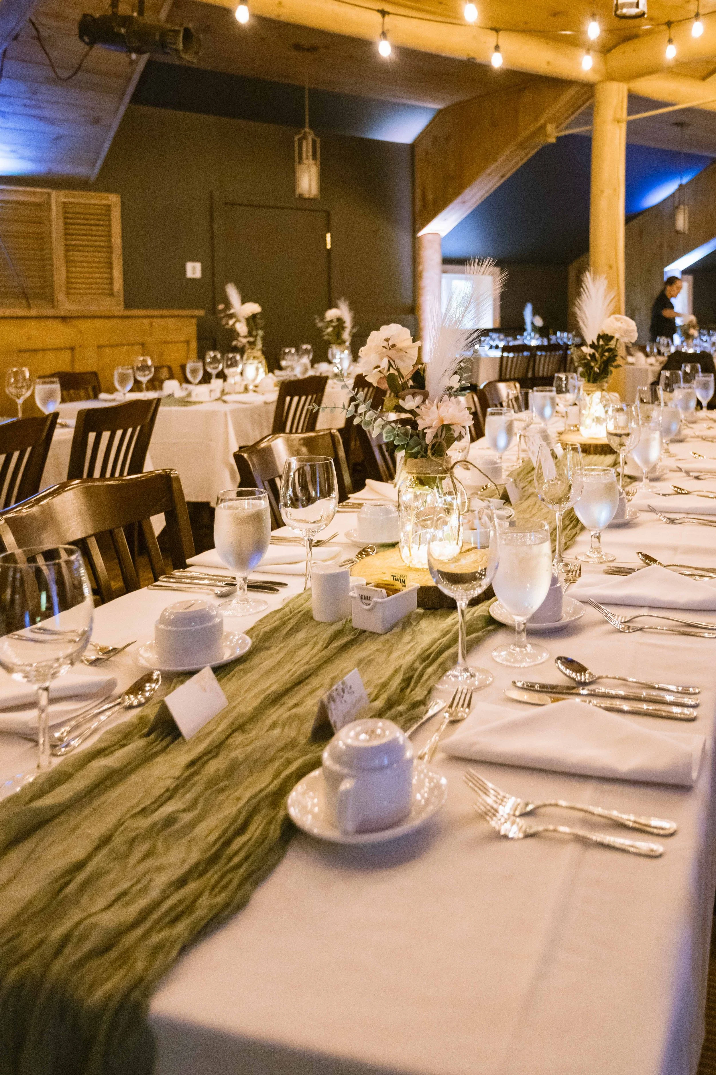 Photo immobilière; intérieur d'une salle de réception à Ste-Christine-d'Auvergne