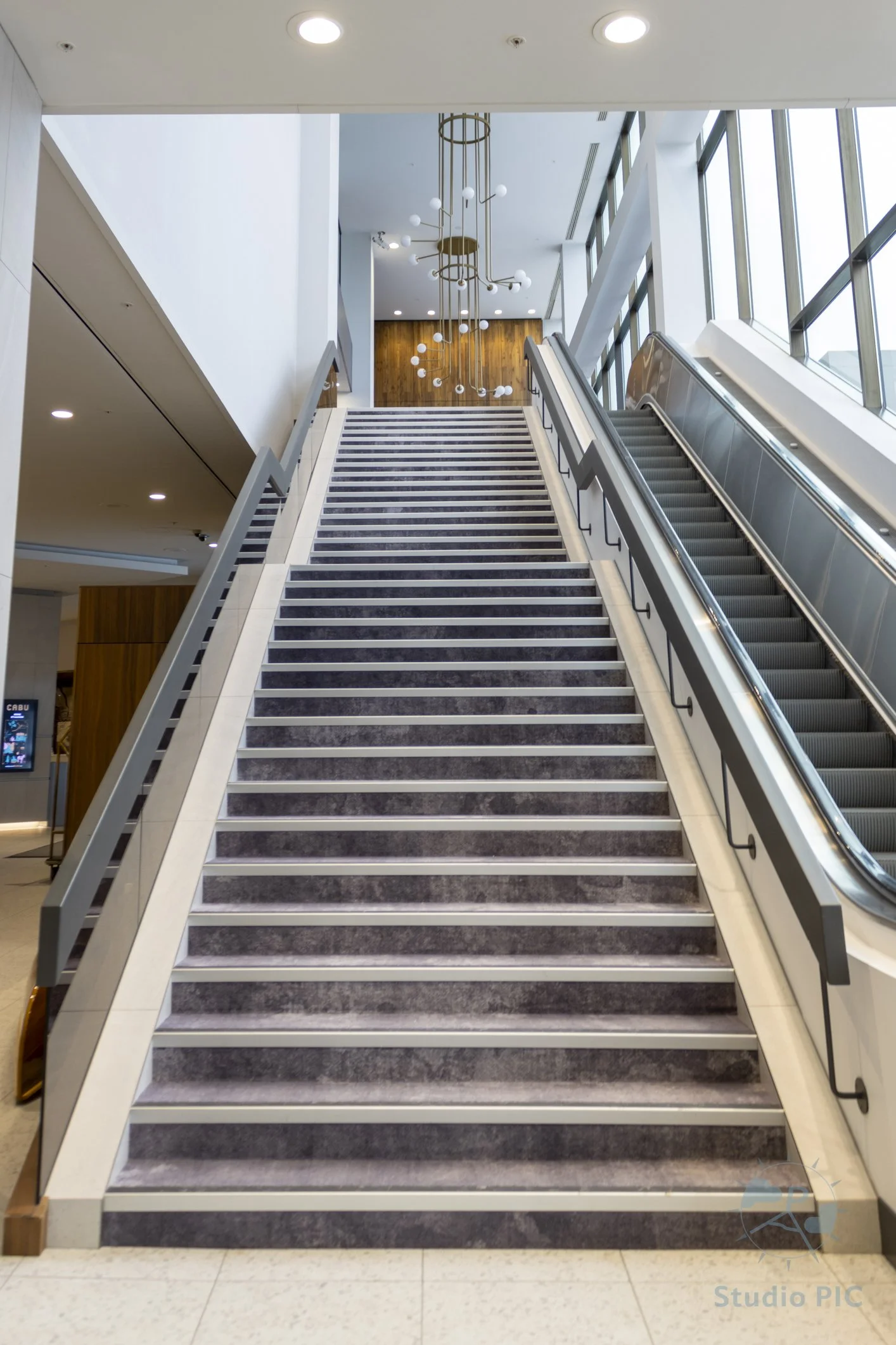 Photo immobilière; escaliers intérieur d'un hôtel à Québec