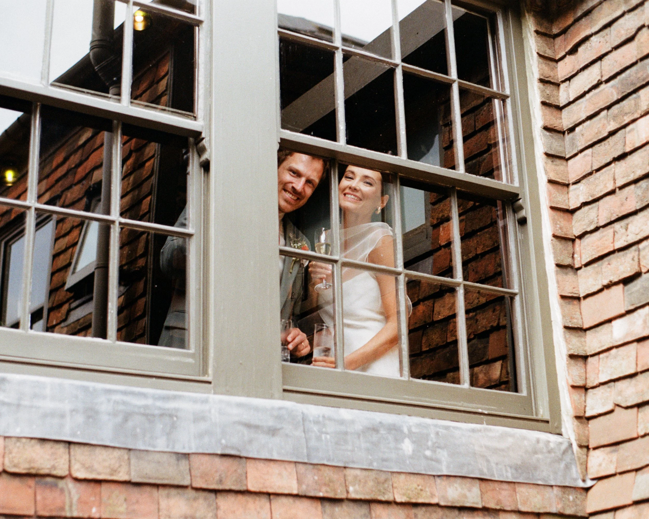 The-George-In-Rye-Wedding-Sophie-And-Toby-33.jpg