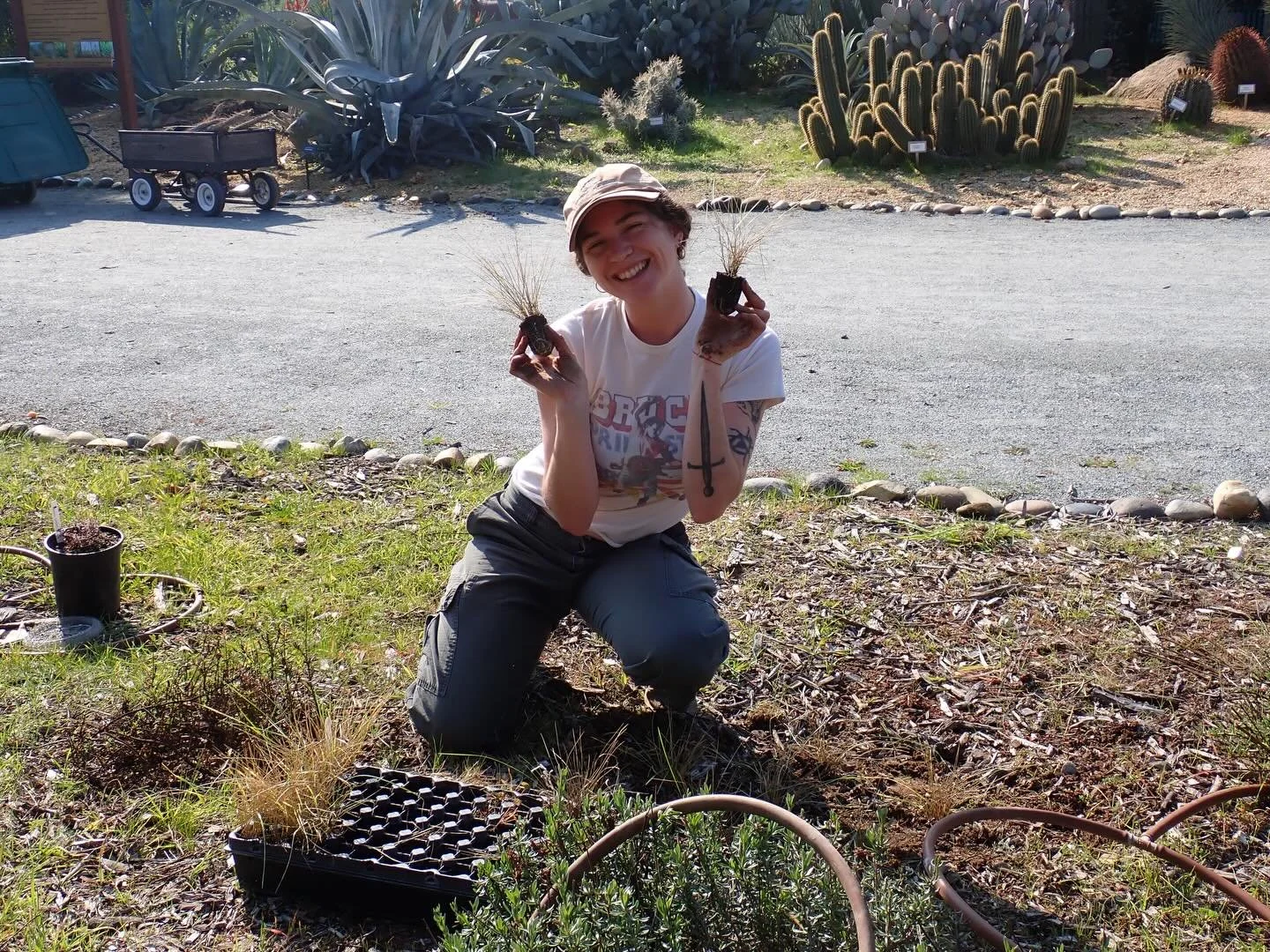 WEEKEND NEWS 📰 

1-11: A big thank you to the incredible volunteers and our friends at @clovisbotanicalgarden for showing up and helping care for the garden. We&rsquo;ll be sharing our next volunteer day opportunity soon. If you haven&rsquo;t visite