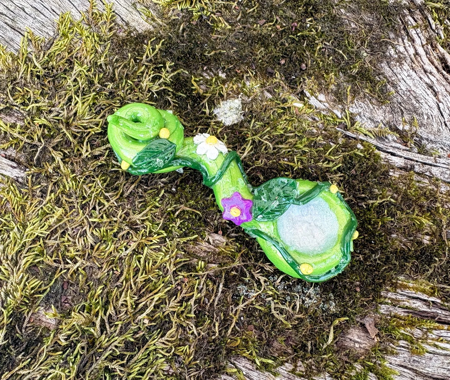 Spring Garden Green Moon Spoon