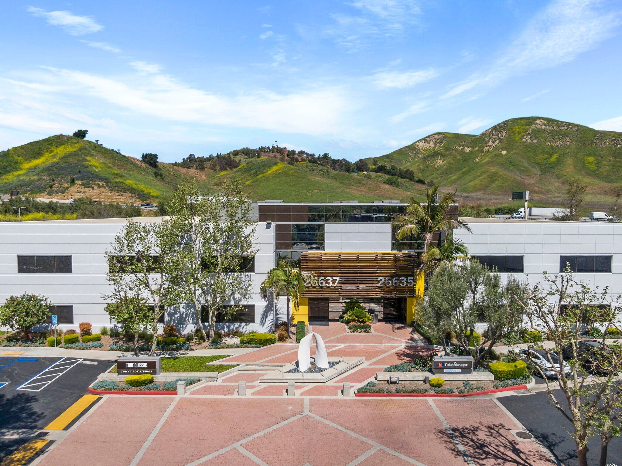 26635-26637-W-Agoura-Rd-Calabasas-CA-Building-Photo-9-LargeHighDefinition.jpg