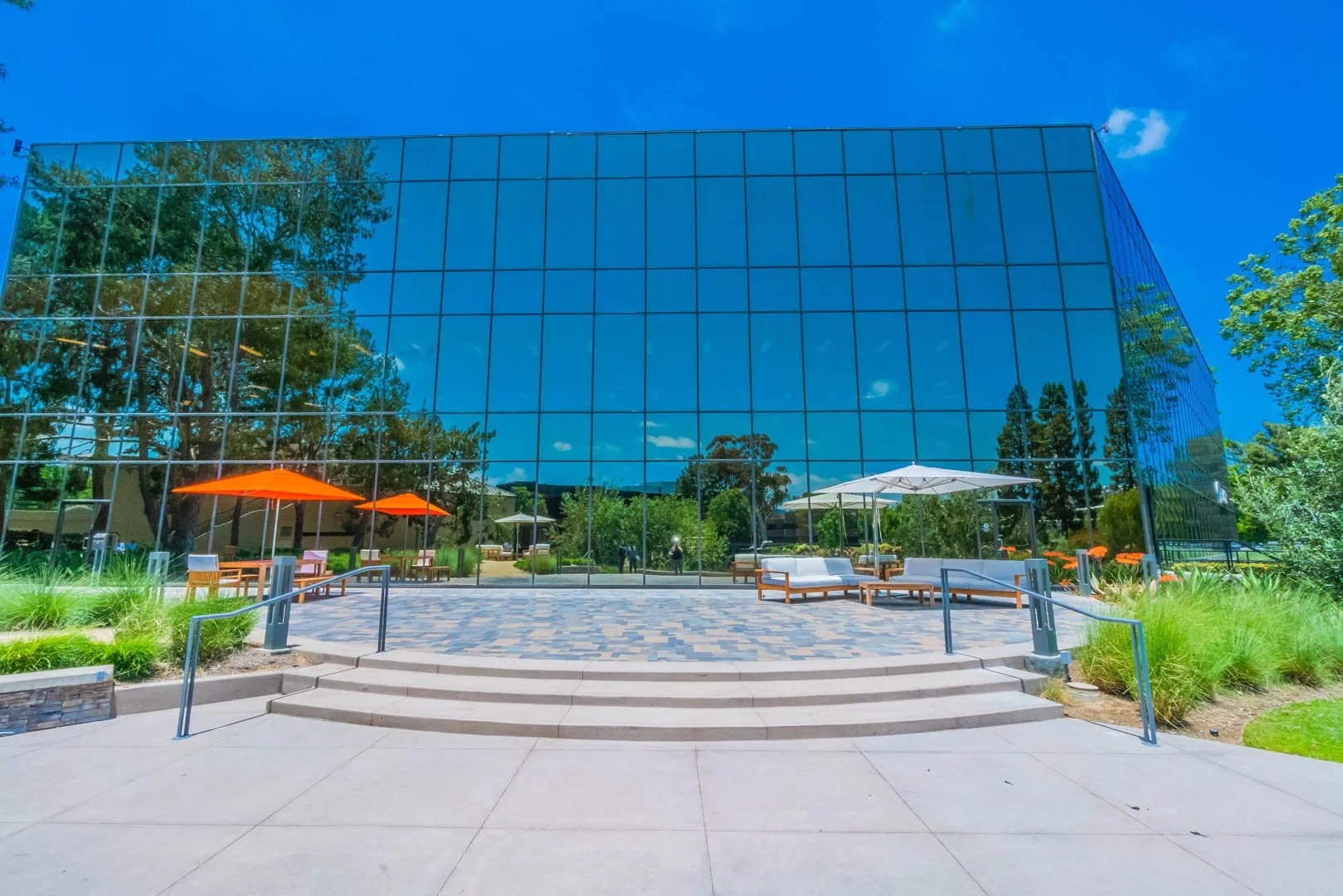 RE-VKSuites-Courtyard 4.jpg