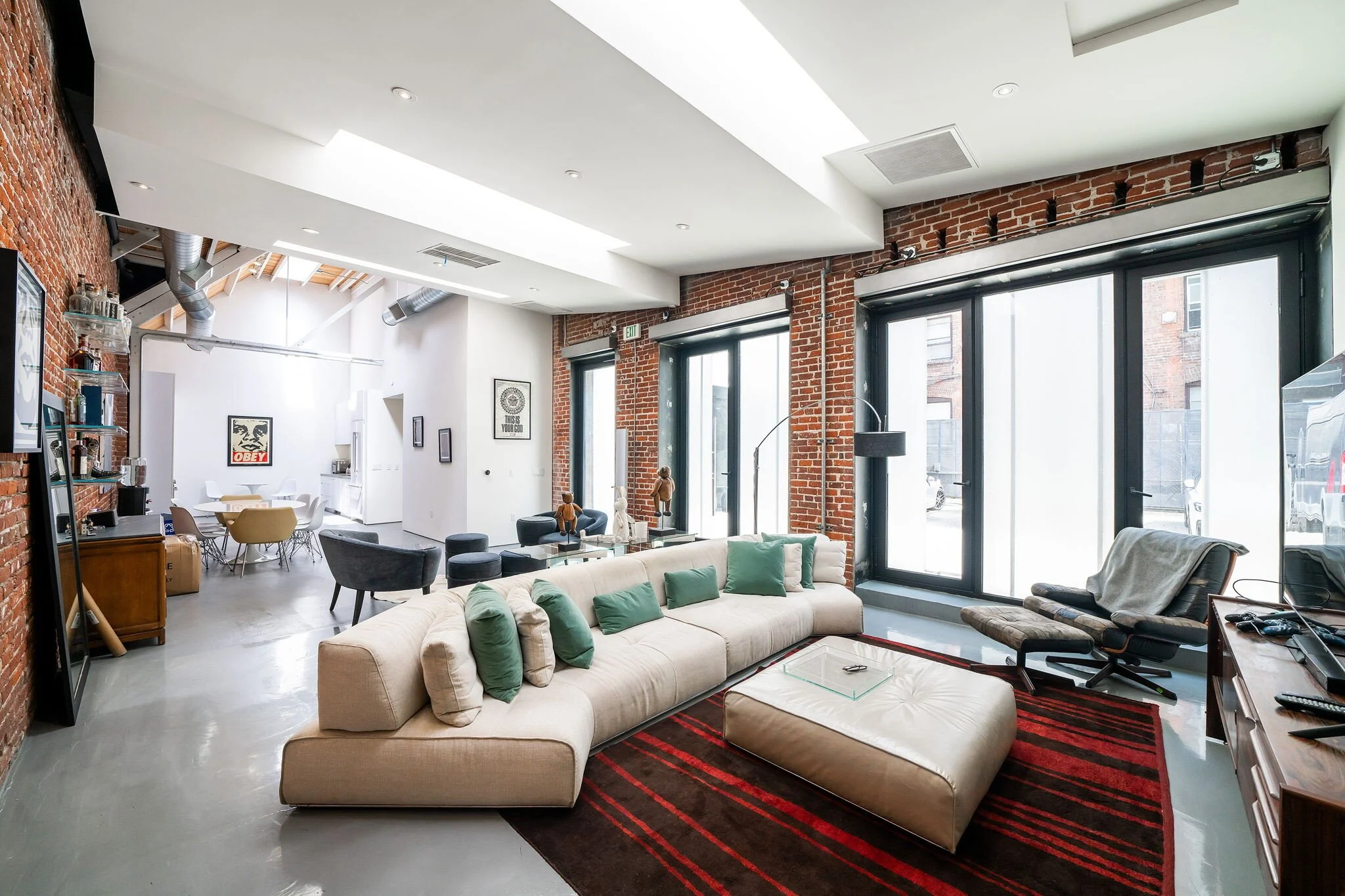 1359-S-Hope-St-Los-Angeles-CA-Building-Photo-12-LargeHighDefinition (1).jpg