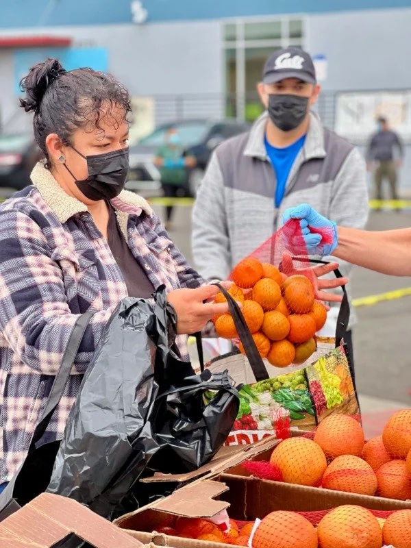 foodpantry-volunteers2.jpeg