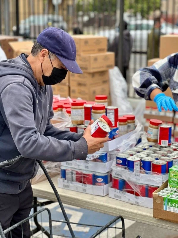 foodpantry-volunteers4.jpeg
