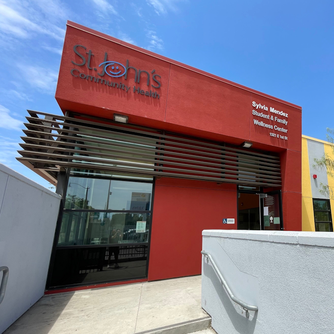 mendez clinic entrance-sq.png