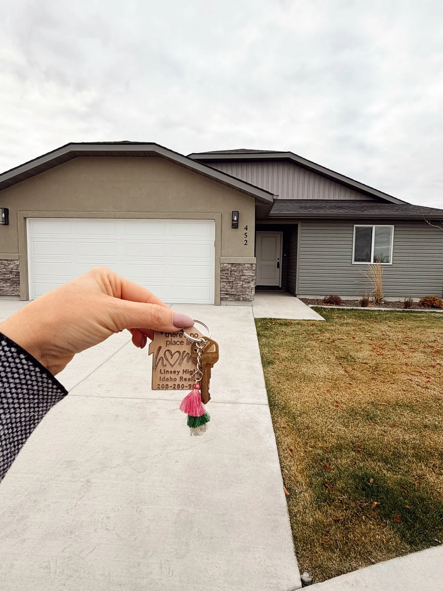 Celebrating the sweetest closing today ✨

Helping a first-time buyer step into her very own home is one of the best parts of this job. She was an absolute joy to work with, and I&rsquo;m so grateful she trusted me through every step of the process.

