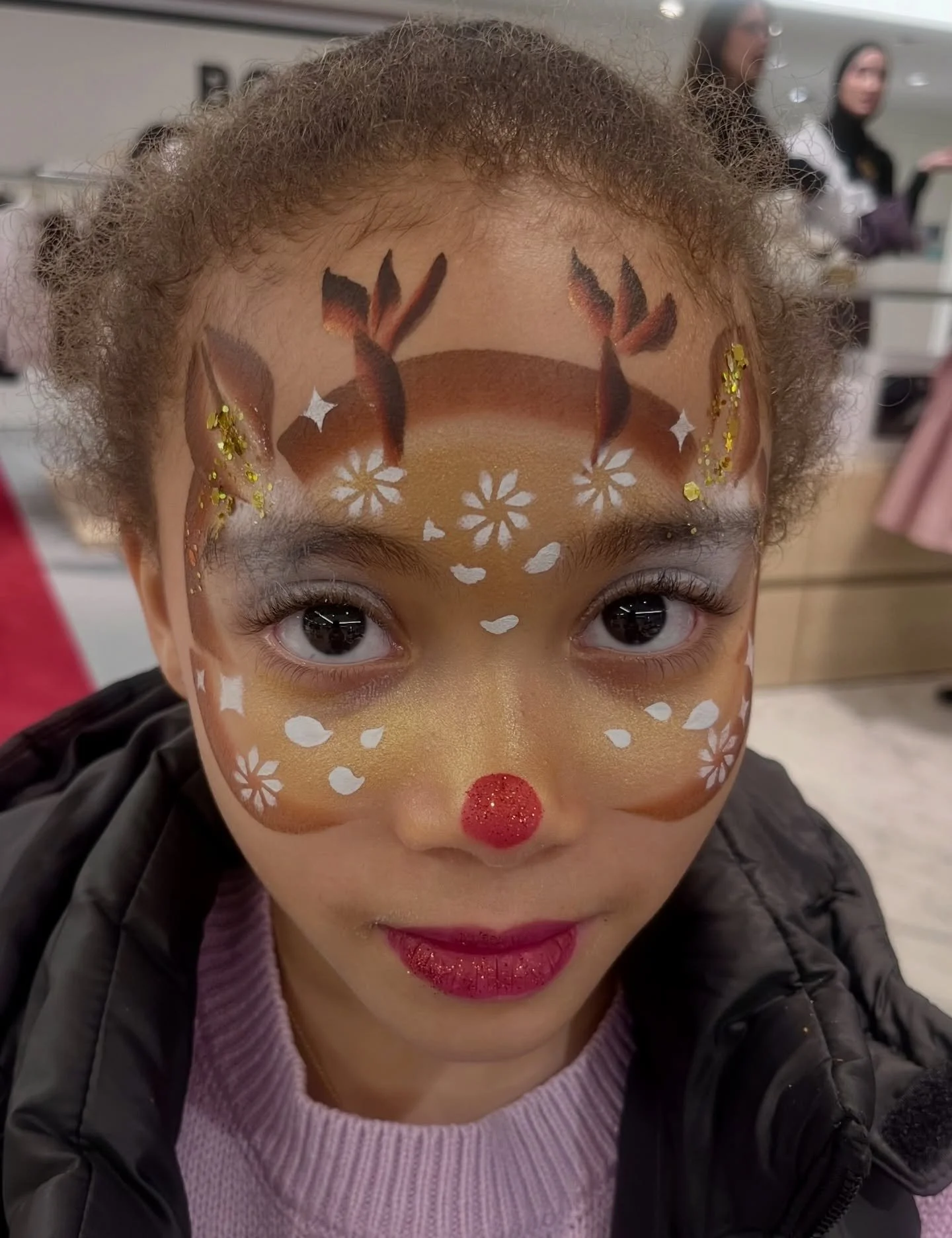 ✨🎄 Festive Face Painting at Harrods 🎄✨
This Sunday just gone I had the pleasure of bringing Christmas magic to Harrods in the Children&rsquo;s Clothing Department. From sparkling snowflakes to joyful festive designs, little faces were transformed w