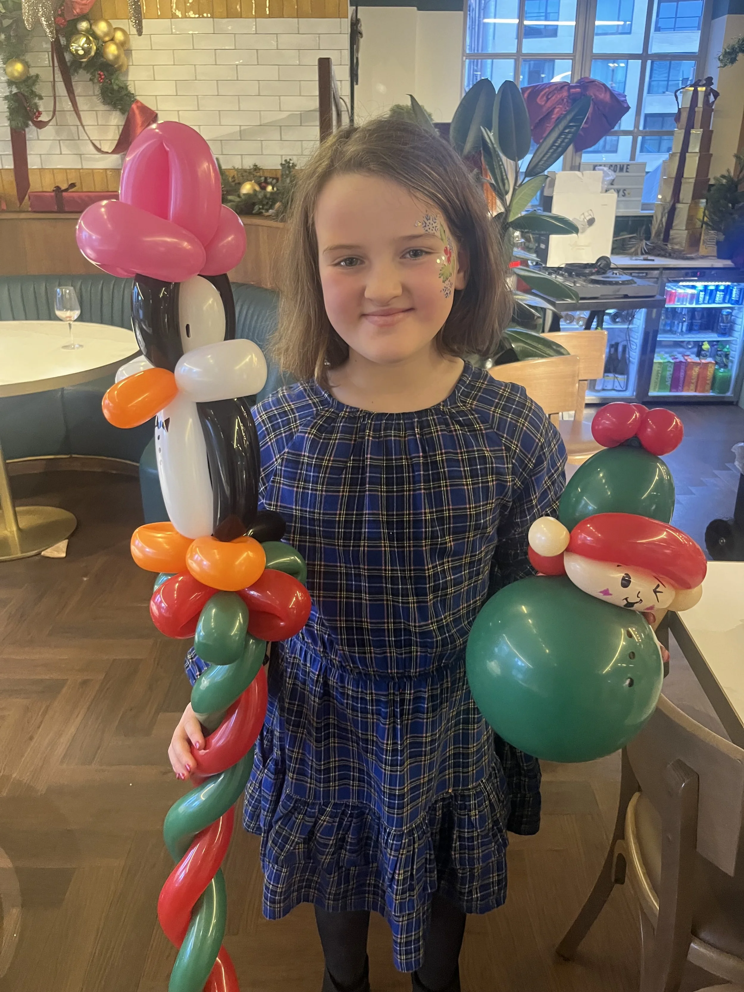 “Balloon twisting entertainment for corporate events in the City of London”