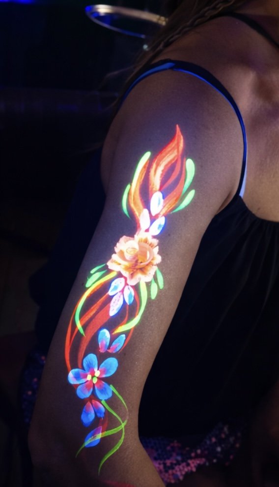 "Professional UV neon face painter London"