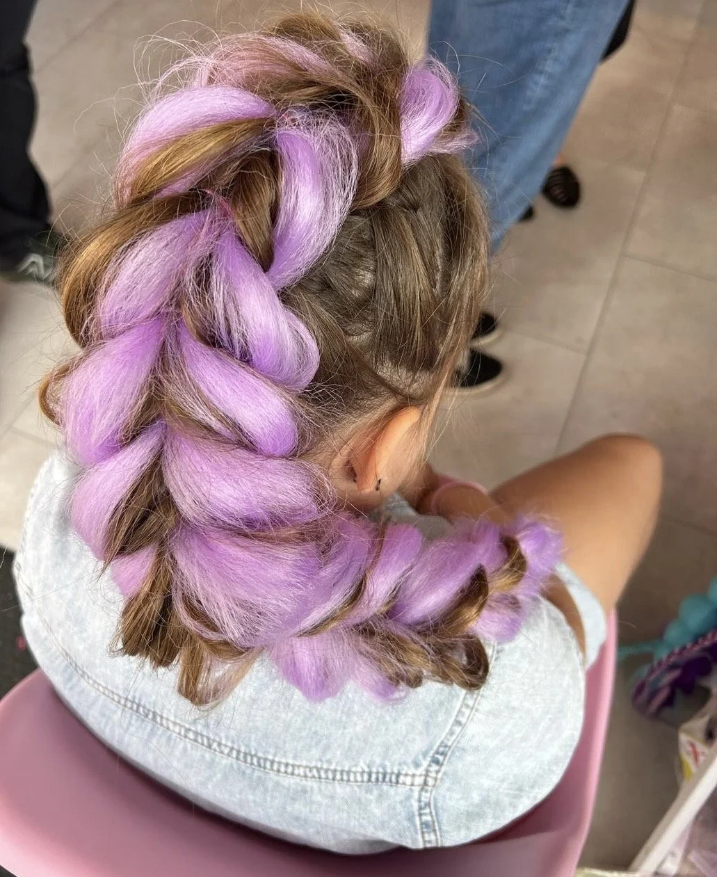 Fun and colorful kids’ braids with beads – playful children’s hairstyling in Westminster
