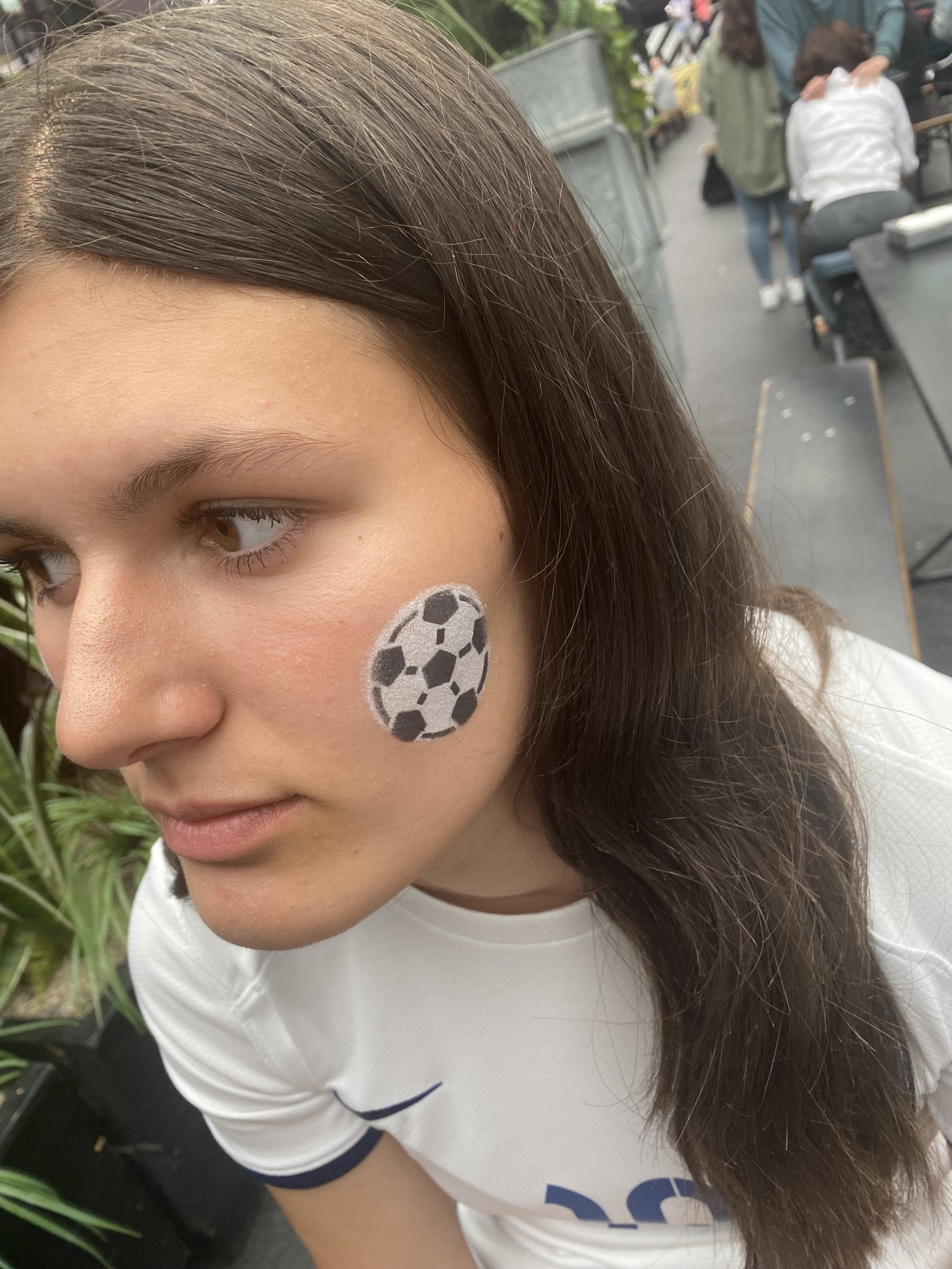 Face painter Cheam.jpg