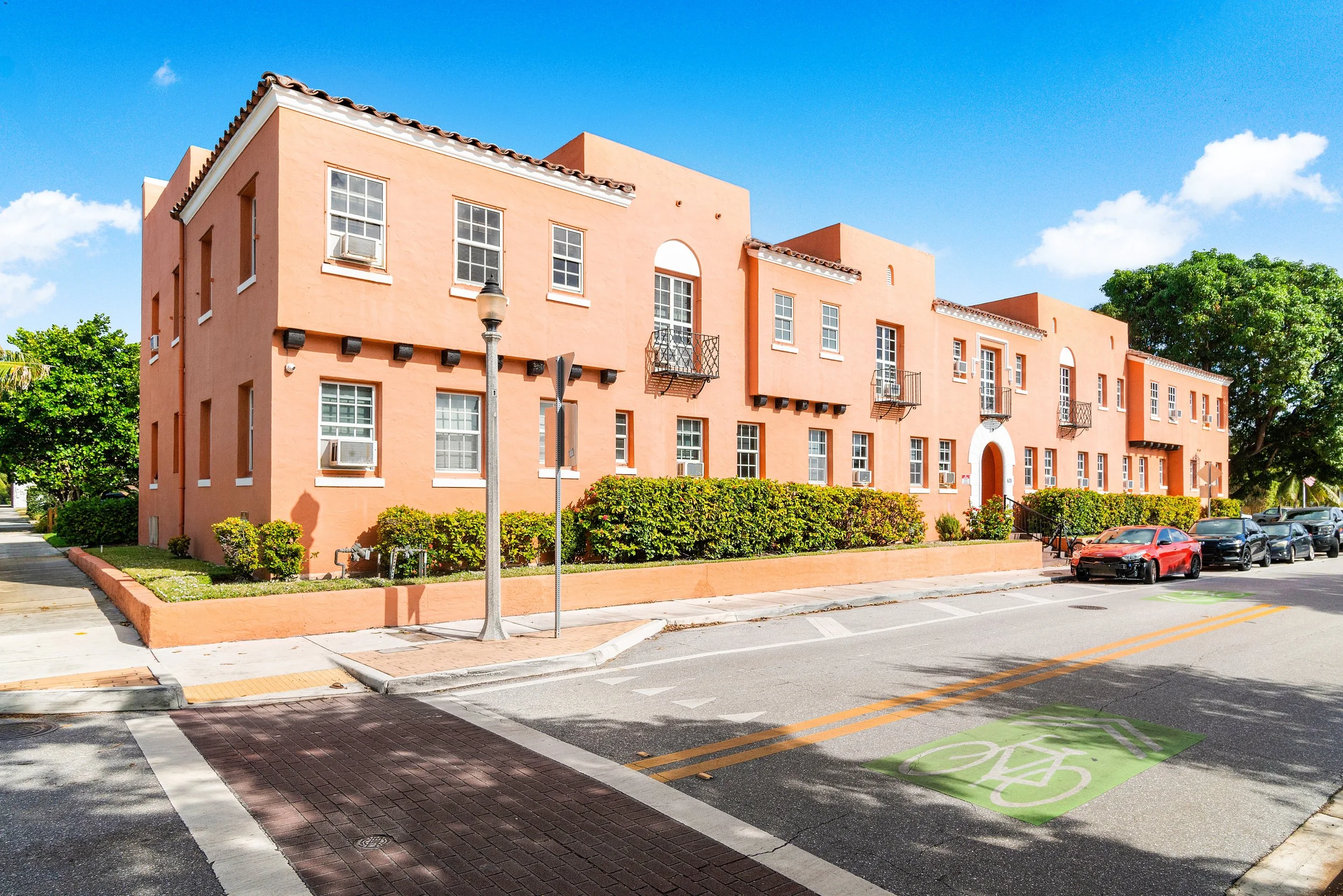 001-623ParkPlace-14-WestPalmBeach-FL-33401-FULL.jpg
